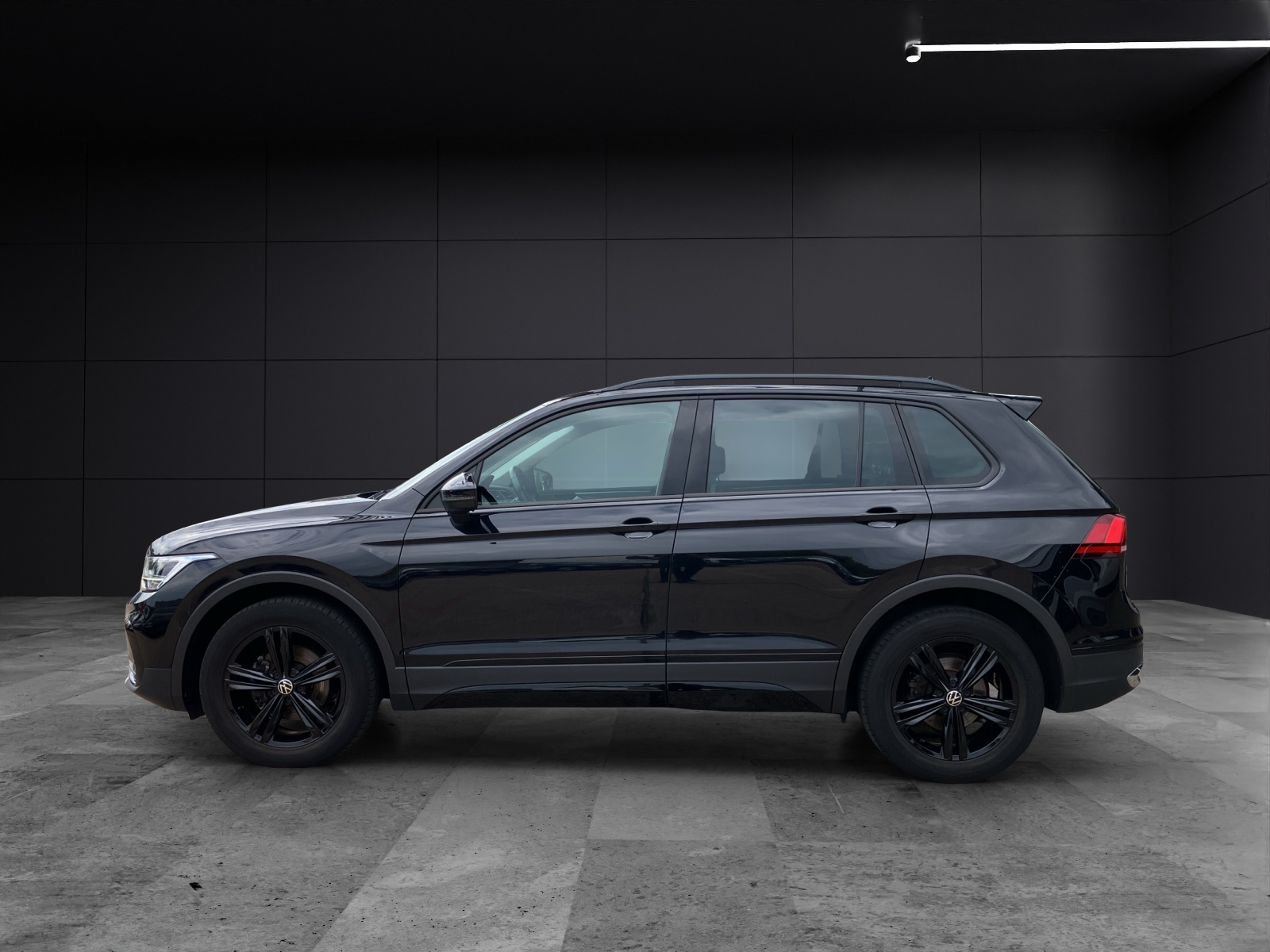 Fahrzeugabbildung Volkswagen Tiguan TDI Life DSG LED Navi ACC AHK PDC