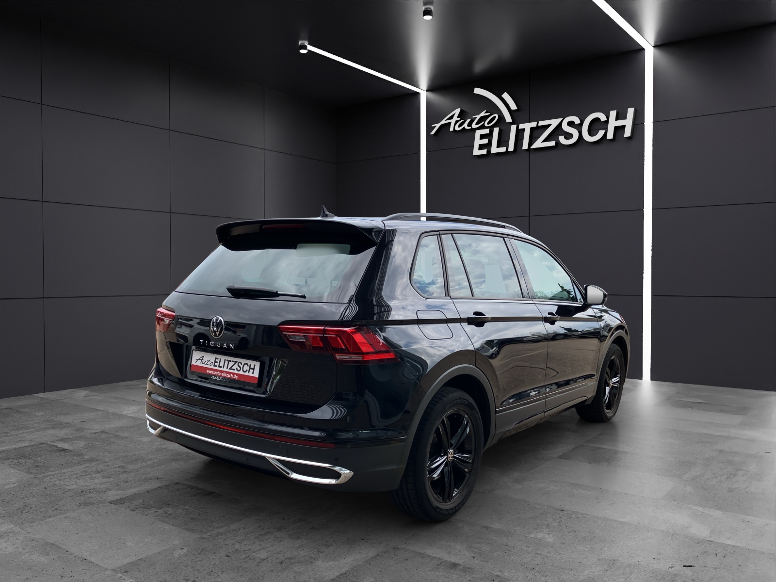 Fahrzeugabbildung Volkswagen Tiguan TDI Life DSG LED Navi ACC AHK PDC