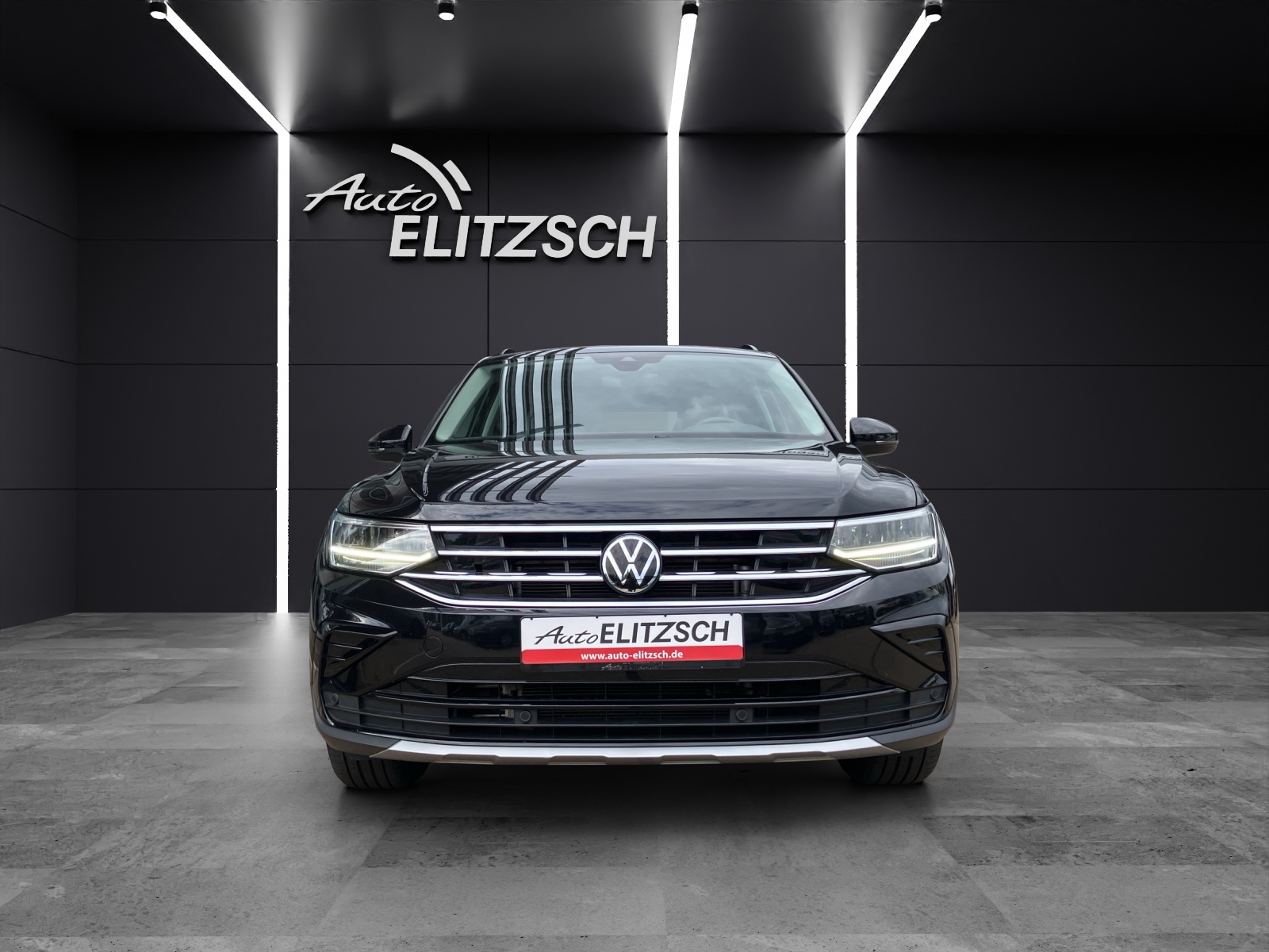 Fahrzeugabbildung Volkswagen Tiguan TDI Life DSG LED Navi ACC AHK PDC