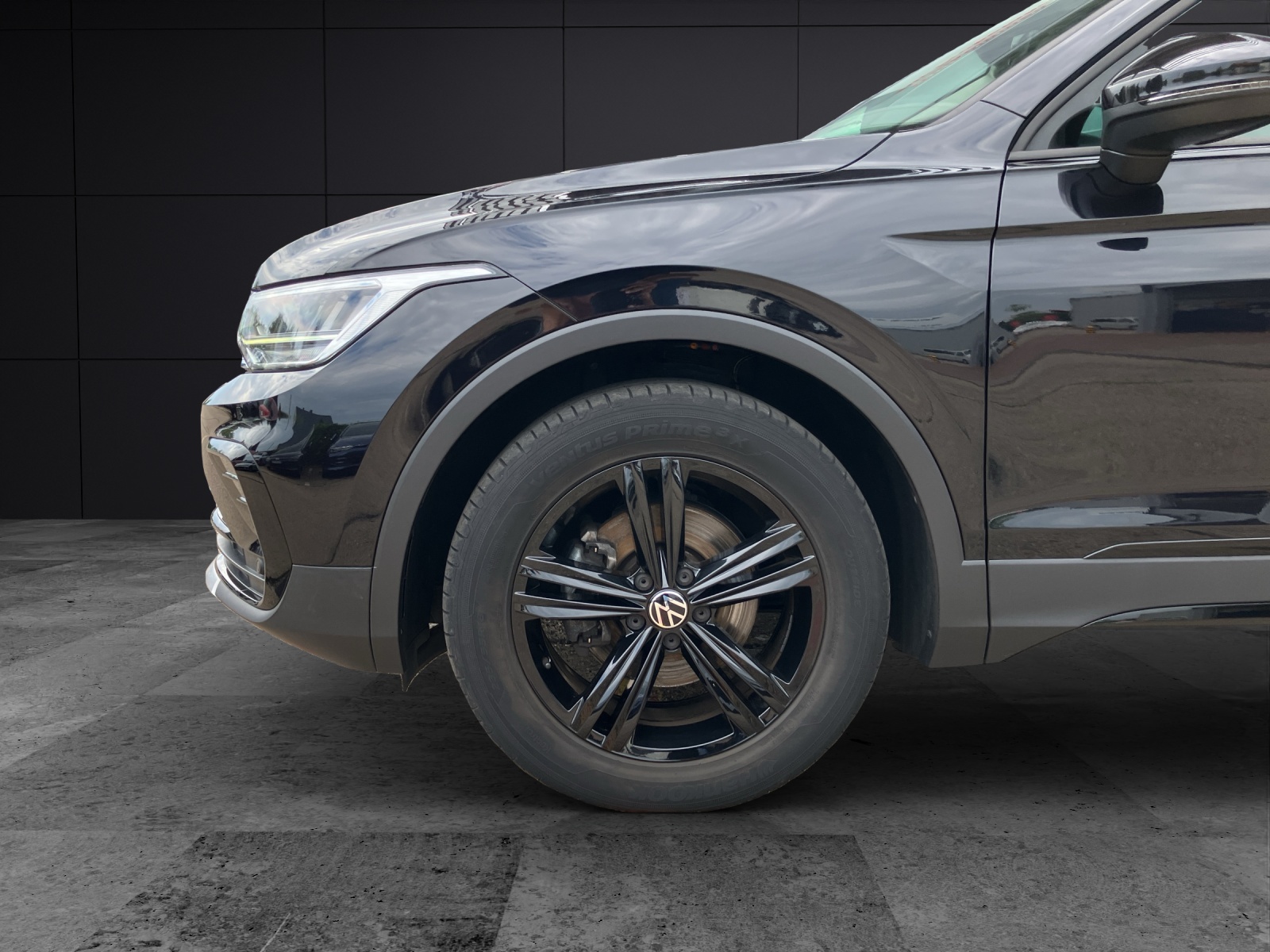 Fahrzeugabbildung Volkswagen Tiguan TDI Life DSG LED Navi ACC AHK PDC