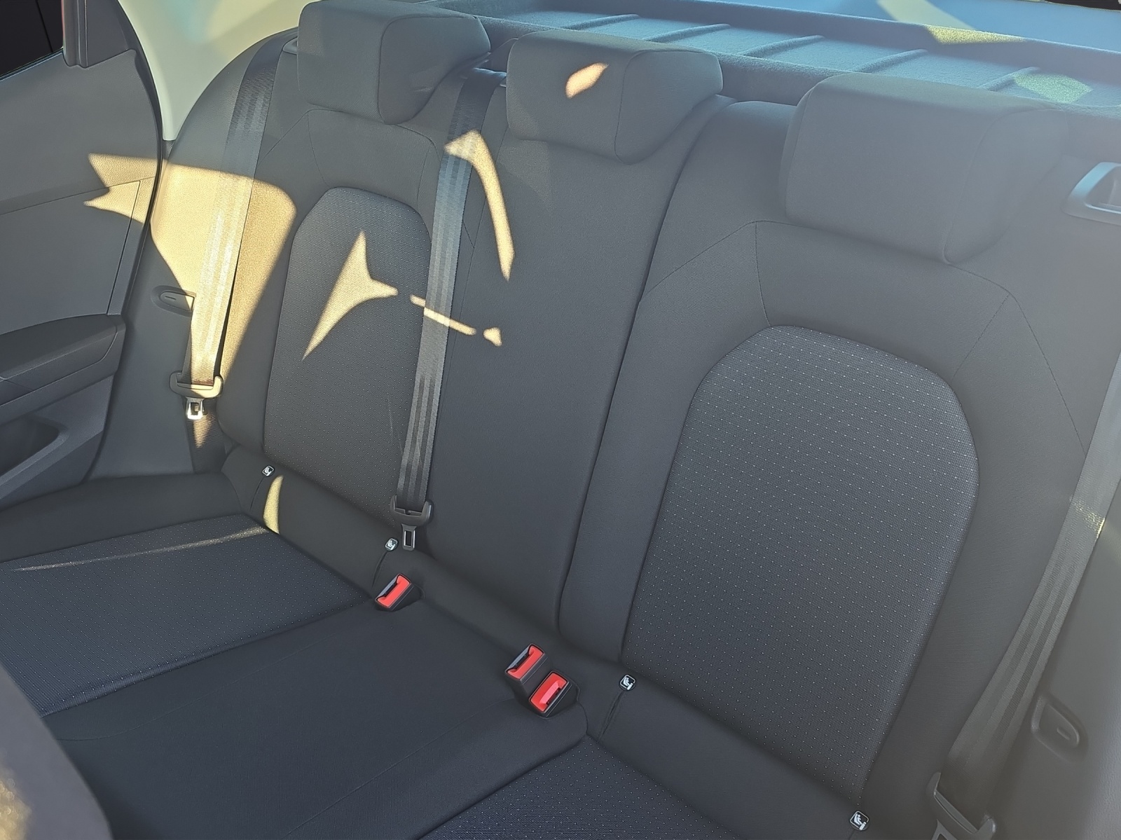 Fahrzeugabbildung SEAT Arona Road Edition 1.0 TSI LED KLIMA KAMERA