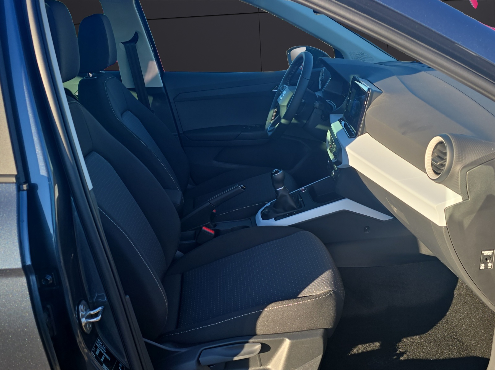 Fahrzeugabbildung SEAT Arona Road Edition 1.0 TSI LED KLIMA KAMERA