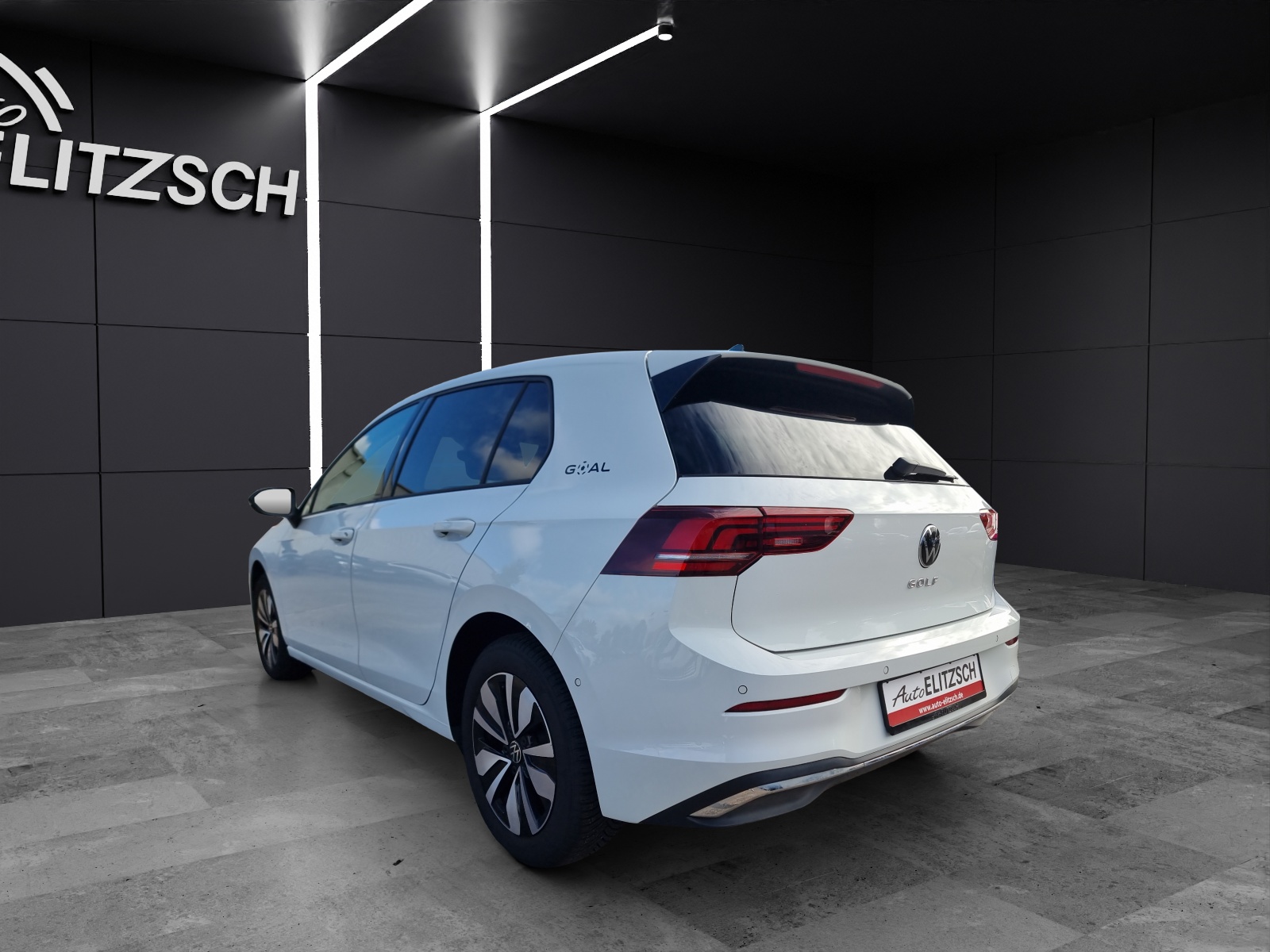 Fahrzeugabbildung Volkswagen Golf VIII TSI Goal STH LED AID ACC Park-Assist SH