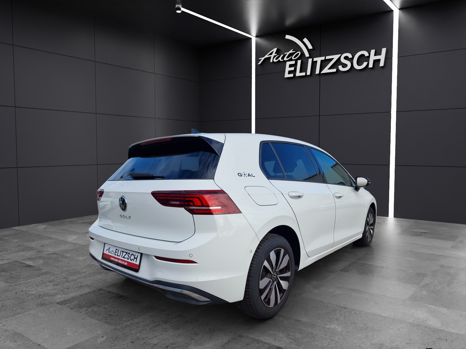 Fahrzeugabbildung Volkswagen Golf VIII TSI Goal STH LED AID ACC Park-Assist SH