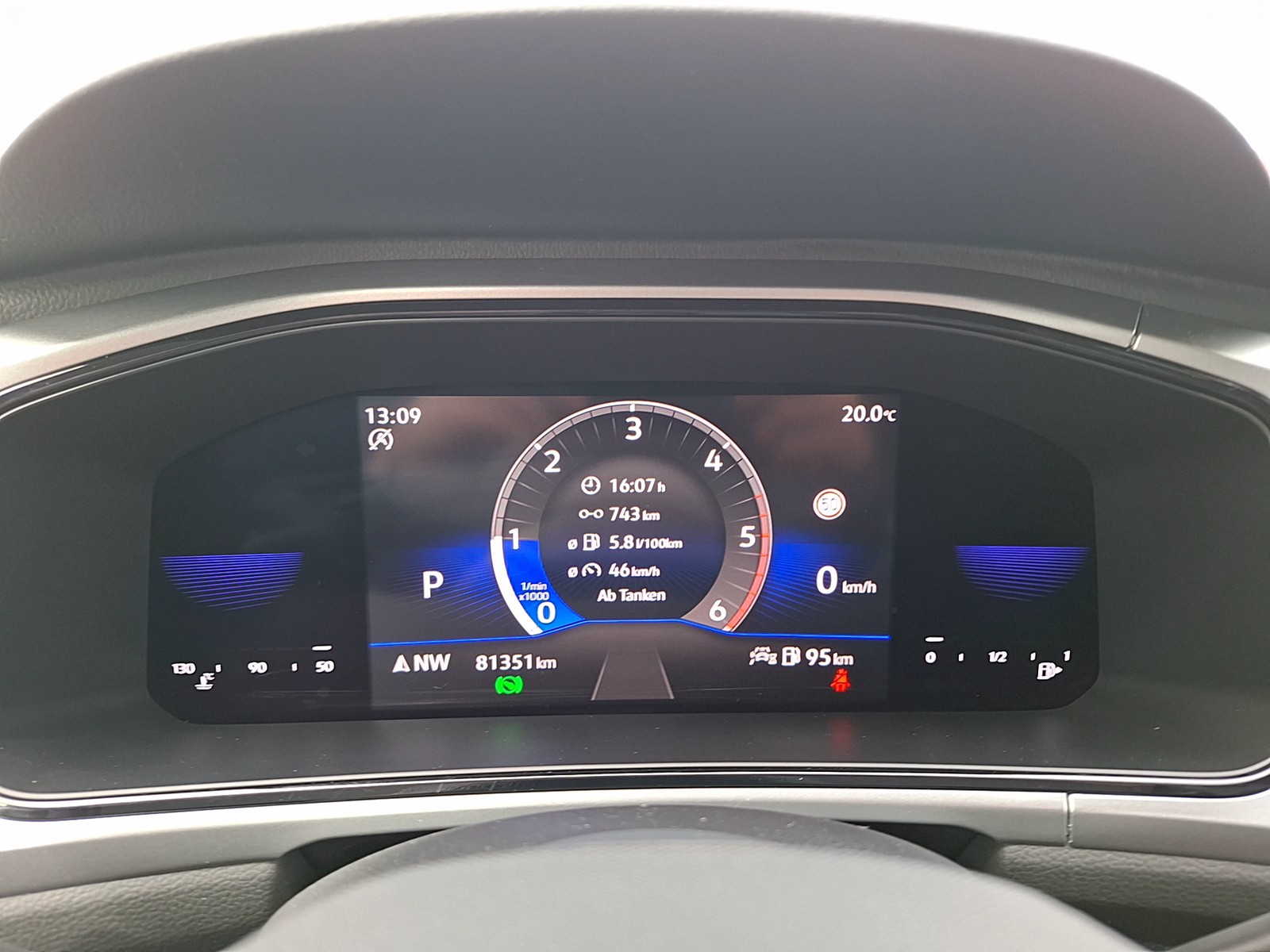 Fahrzeugabbildung Volkswagen T-Roc TDI Life DSG LED Navi AID ACC RFK SH