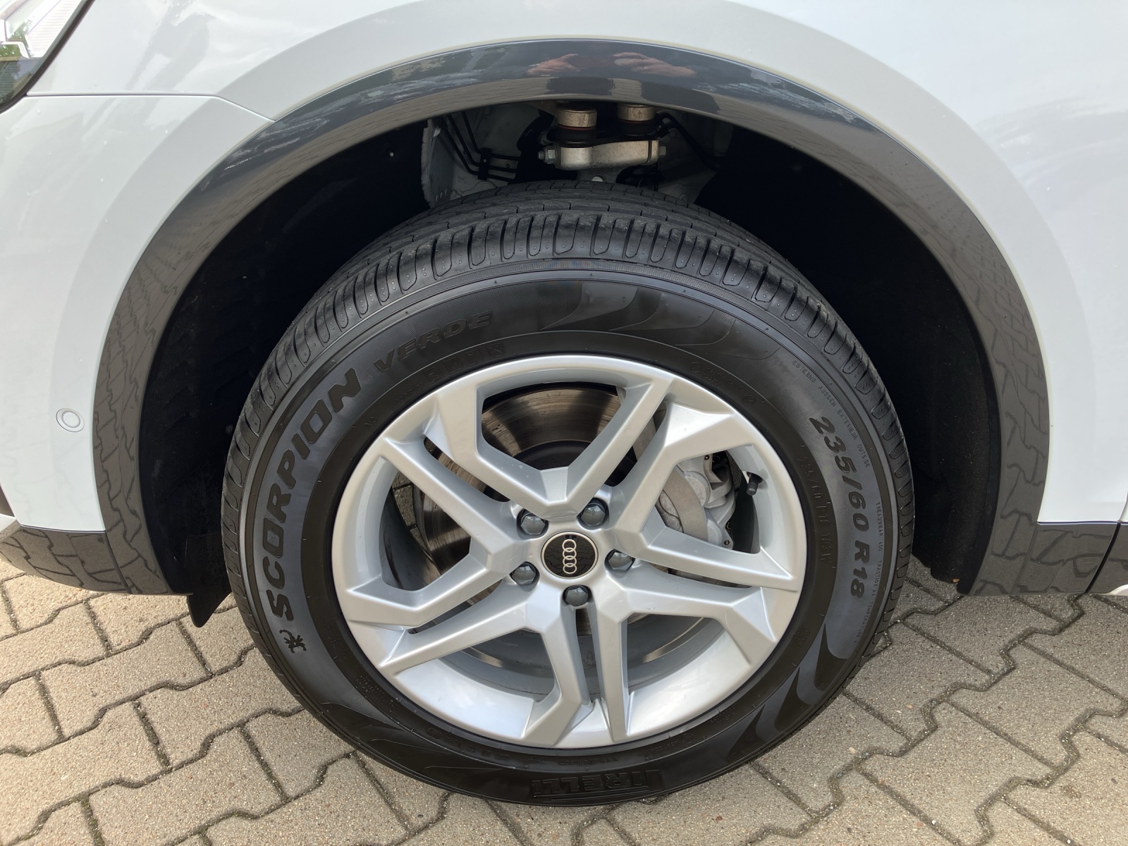 Fahrzeugabbildung Audi Q5 40 TFSI quattro advanced Matrix 18