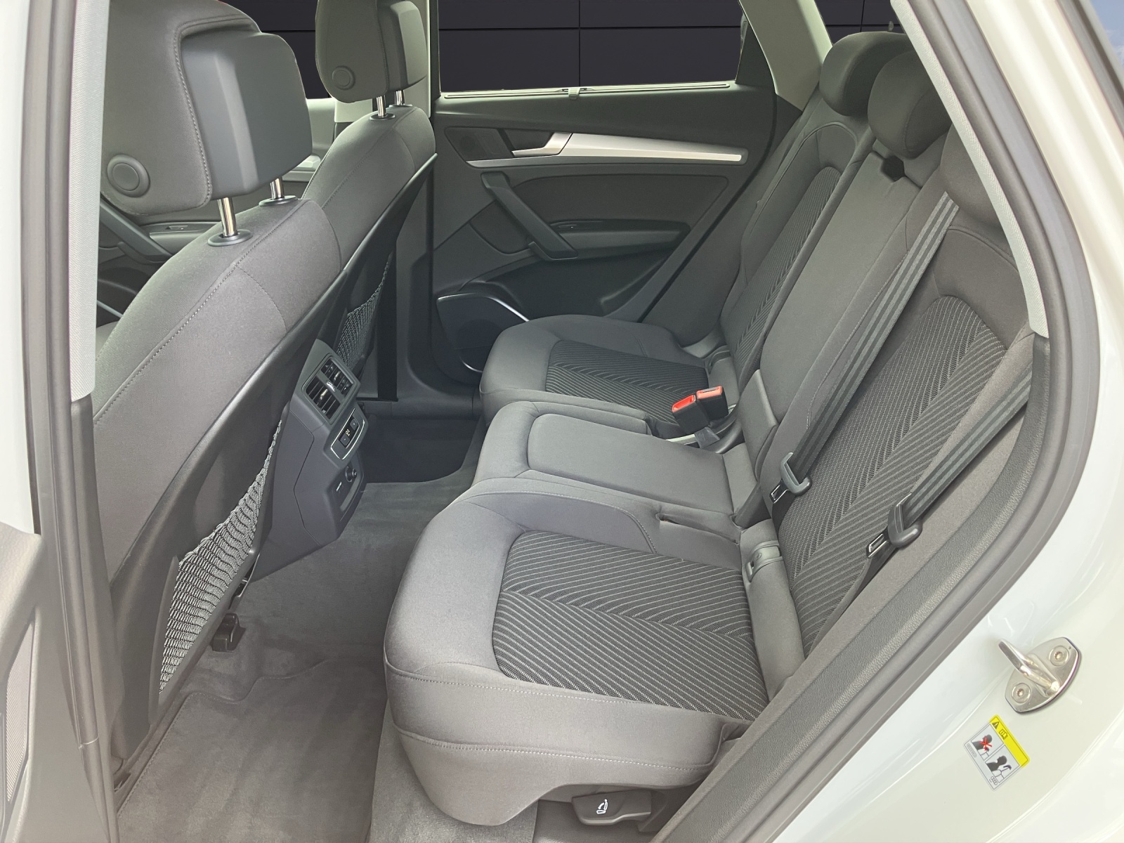 Fahrzeugabbildung Audi Q5 40 TFSI quattro advanced Matrix 18