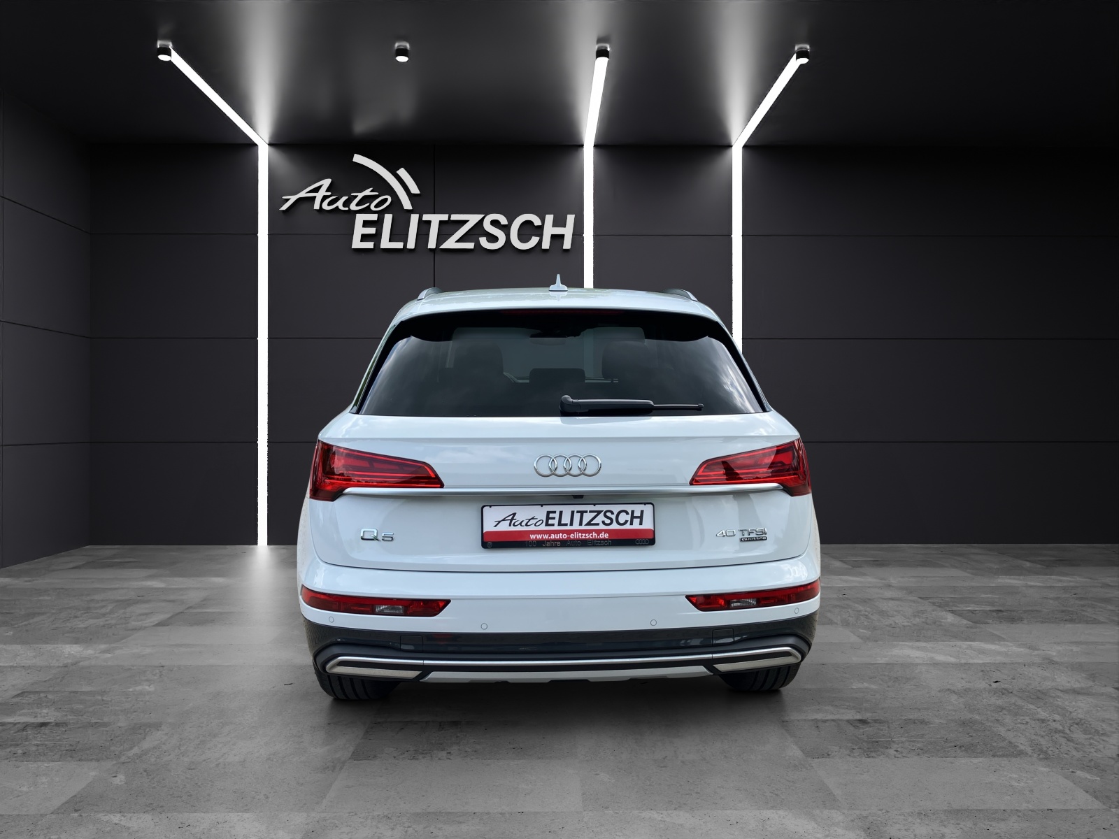 Fahrzeugabbildung Audi Q5 40 TFSI quattro advanced Matrix 18