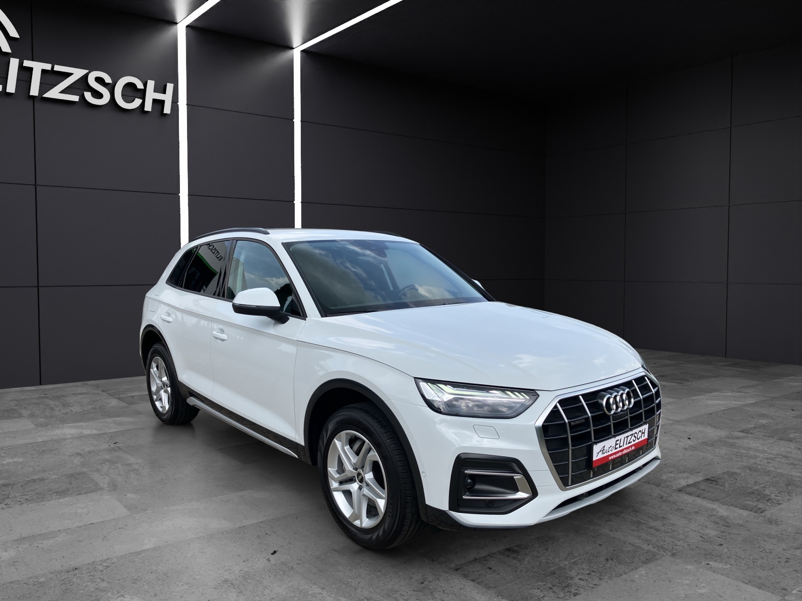 Fahrzeugabbildung Audi Q5 40 TFSI quattro advanced Matrix 18