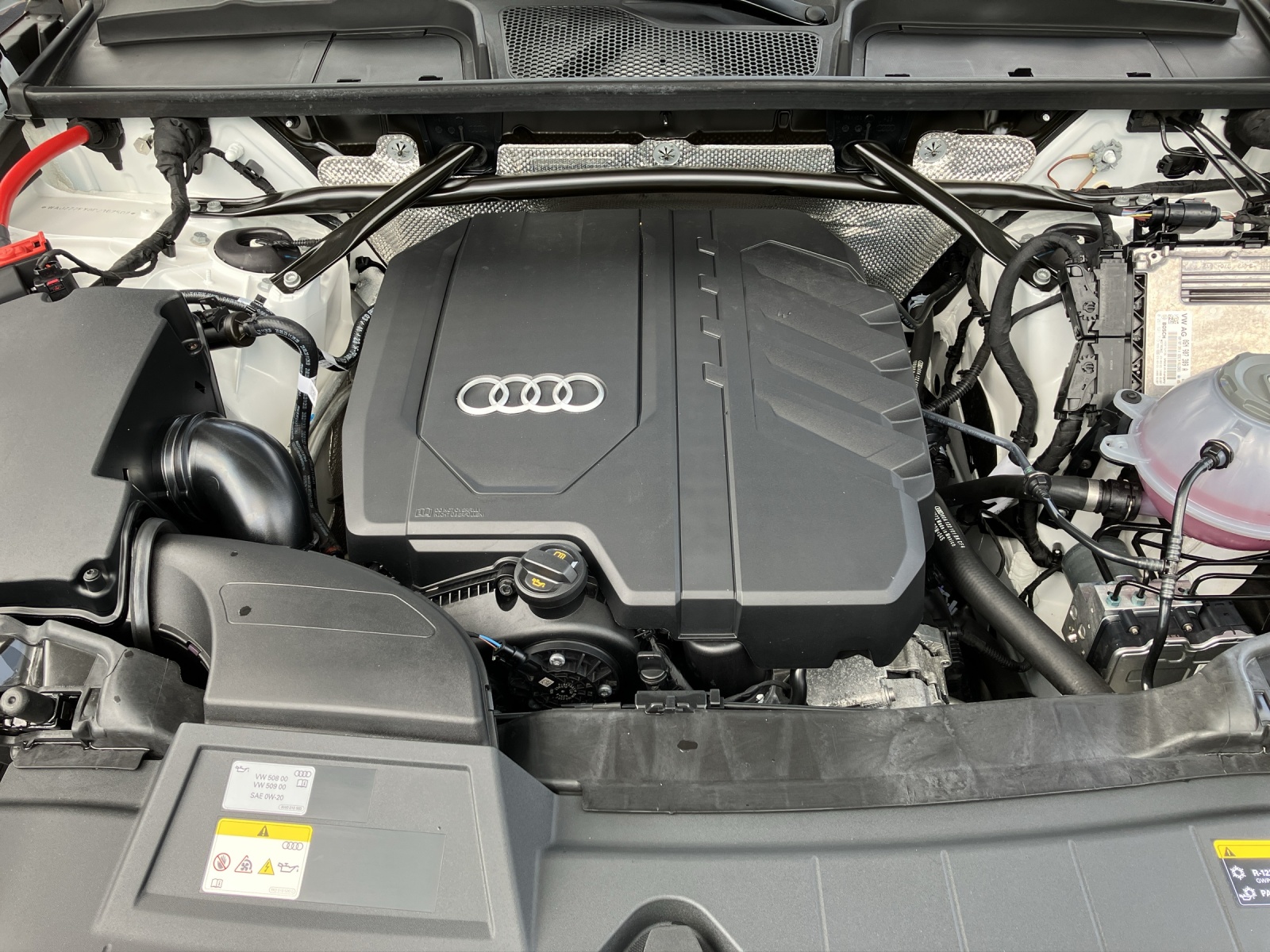Fahrzeugabbildung Audi Q5 40 TFSI quattro advanced Matrix 18