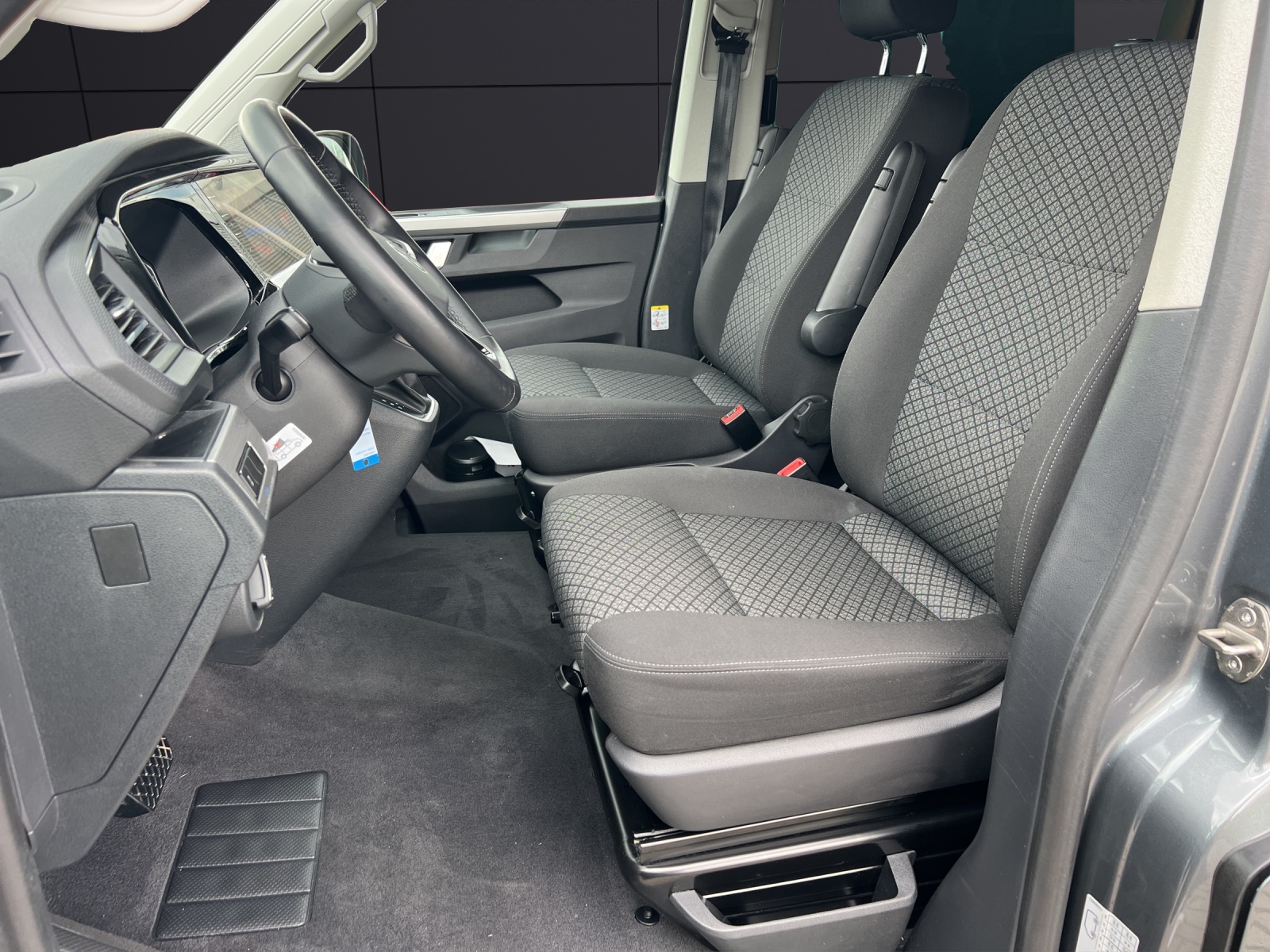 Fahrzeugabbildung Volkswagen T6 California T6.1 TDI Beach Tour Edition DSG LED Navi ACC 4M AHK RFK Stdhzg. SH
