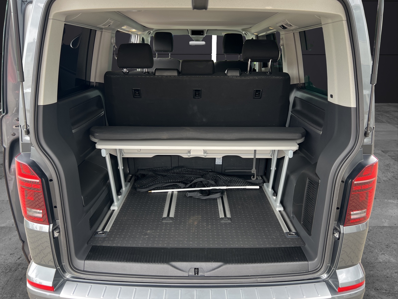 Fahrzeugabbildung Volkswagen T6 California T6.1 TDI Beach Tour Edition DSG LED Navi ACC 4M AHK RFK Stdhzg. SH