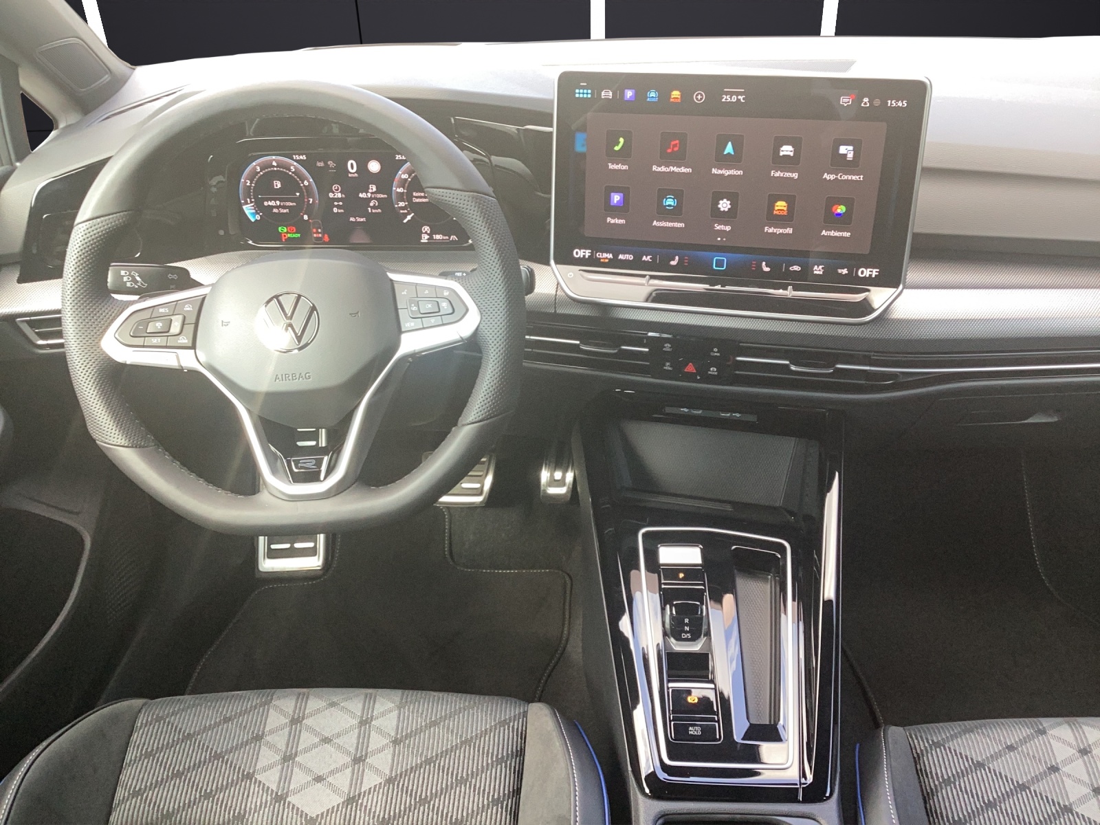 Fahrzeugabbildung Volkswagen Golf 1.5 eTSI DSG R-Line LED DAB ACC