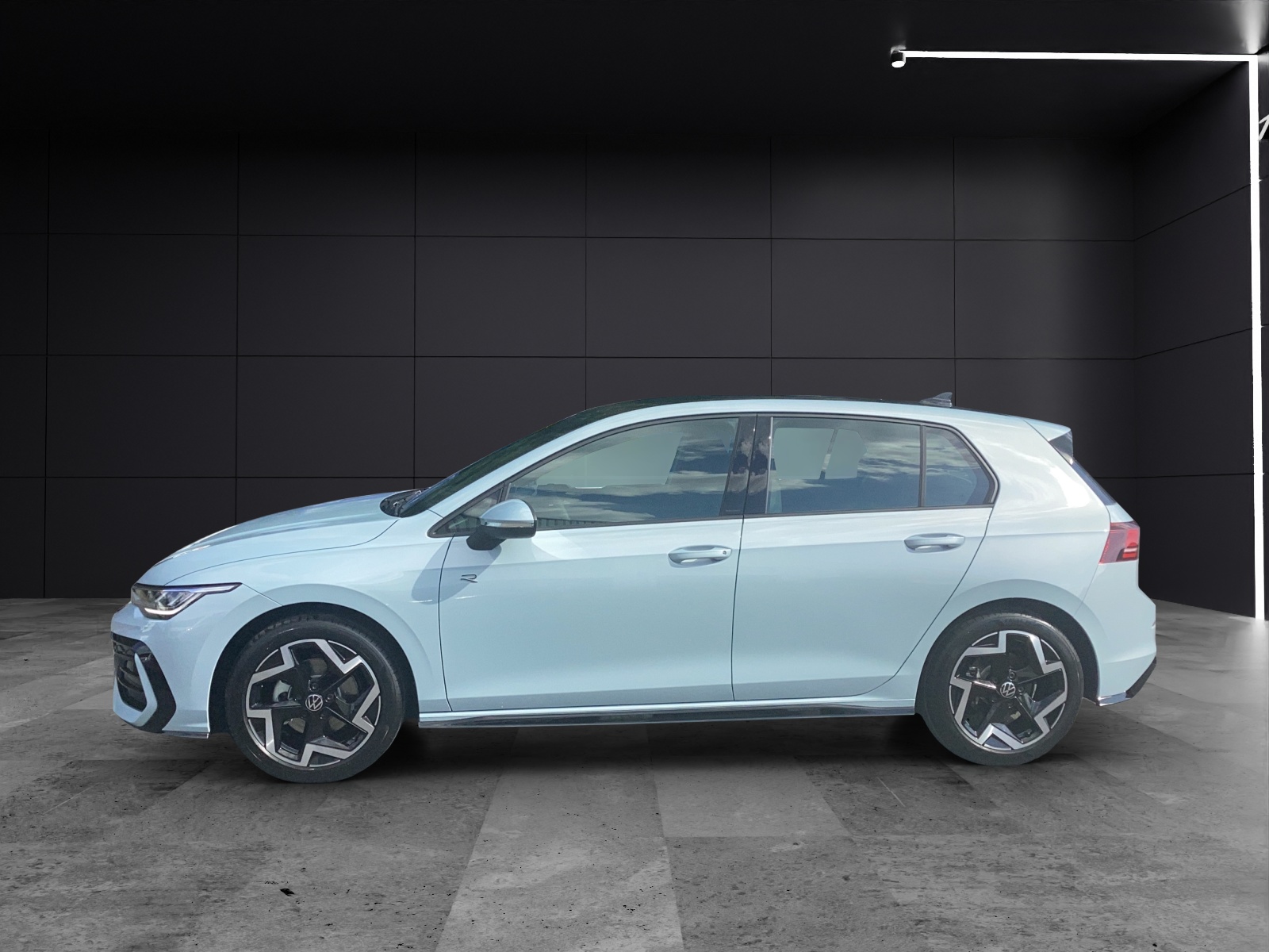 Fahrzeugabbildung Volkswagen Golf 1.5 eTSI DSG R-Line LED DAB ACC
