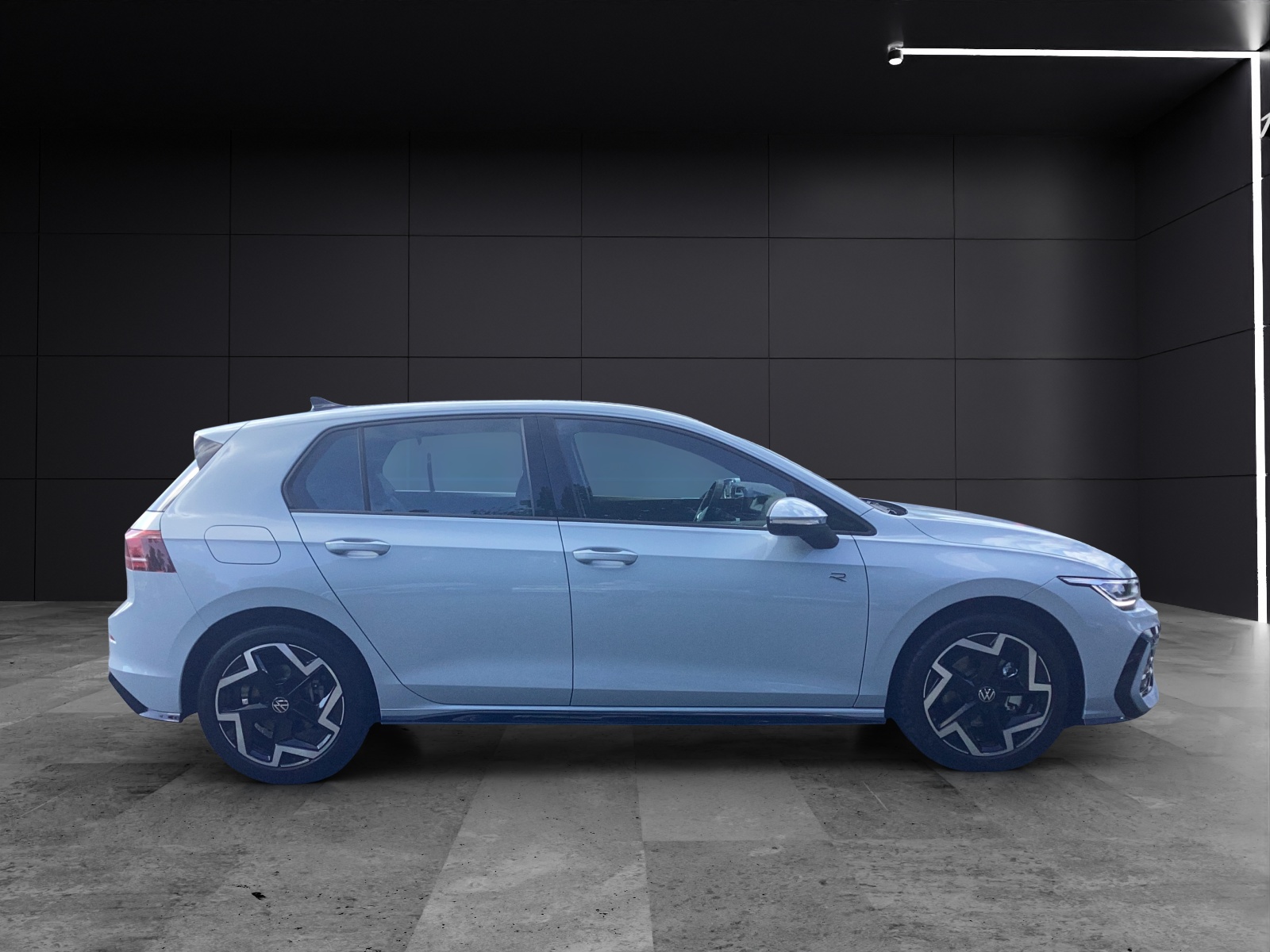 Fahrzeugabbildung Volkswagen Golf 1.5 eTSI DSG R-Line LED DAB ACC