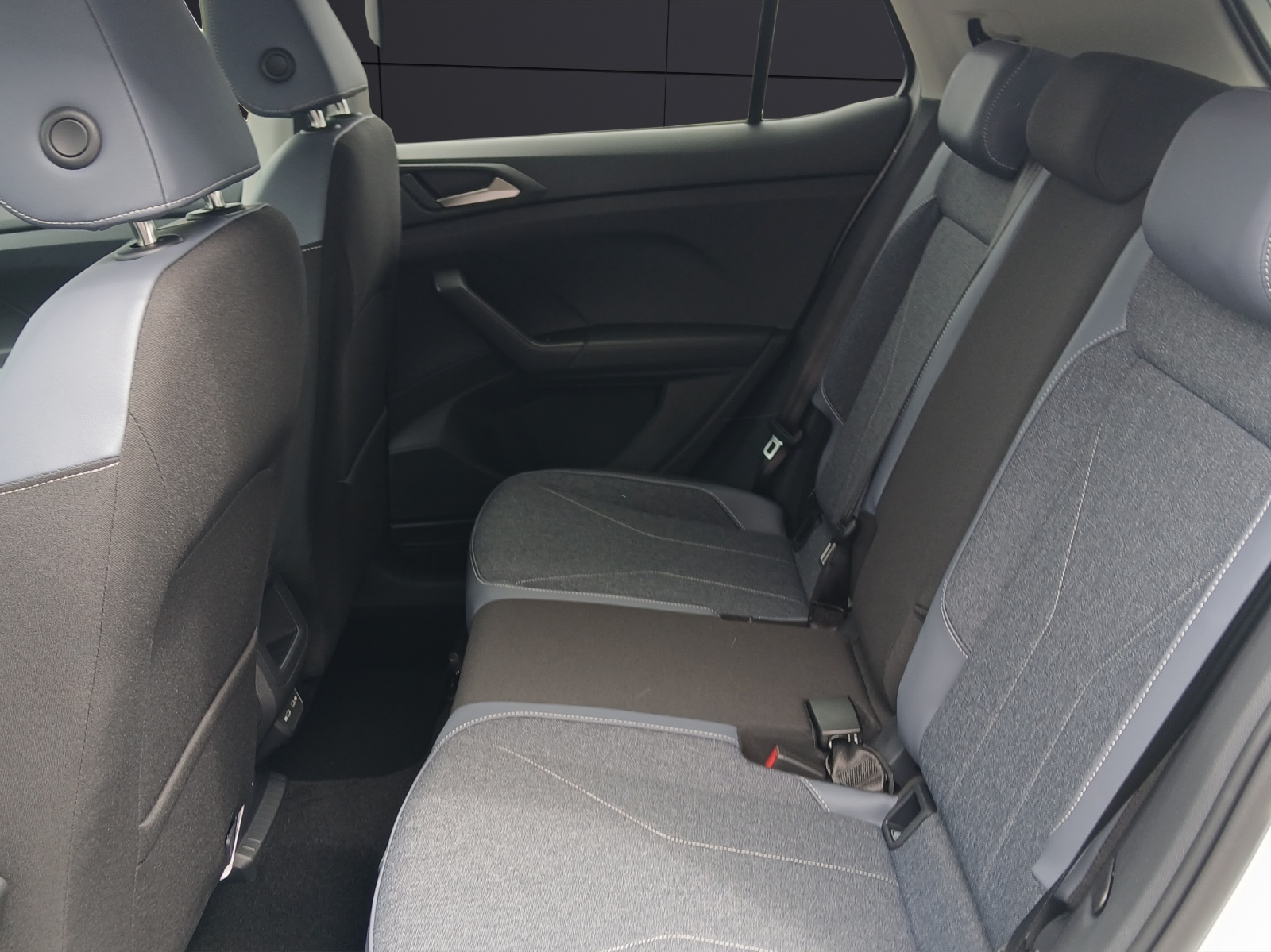 Fahrzeugabbildung Volkswagen T-Cross TSI Style DSG Matrix Navi AID ACC RFK SH 18
