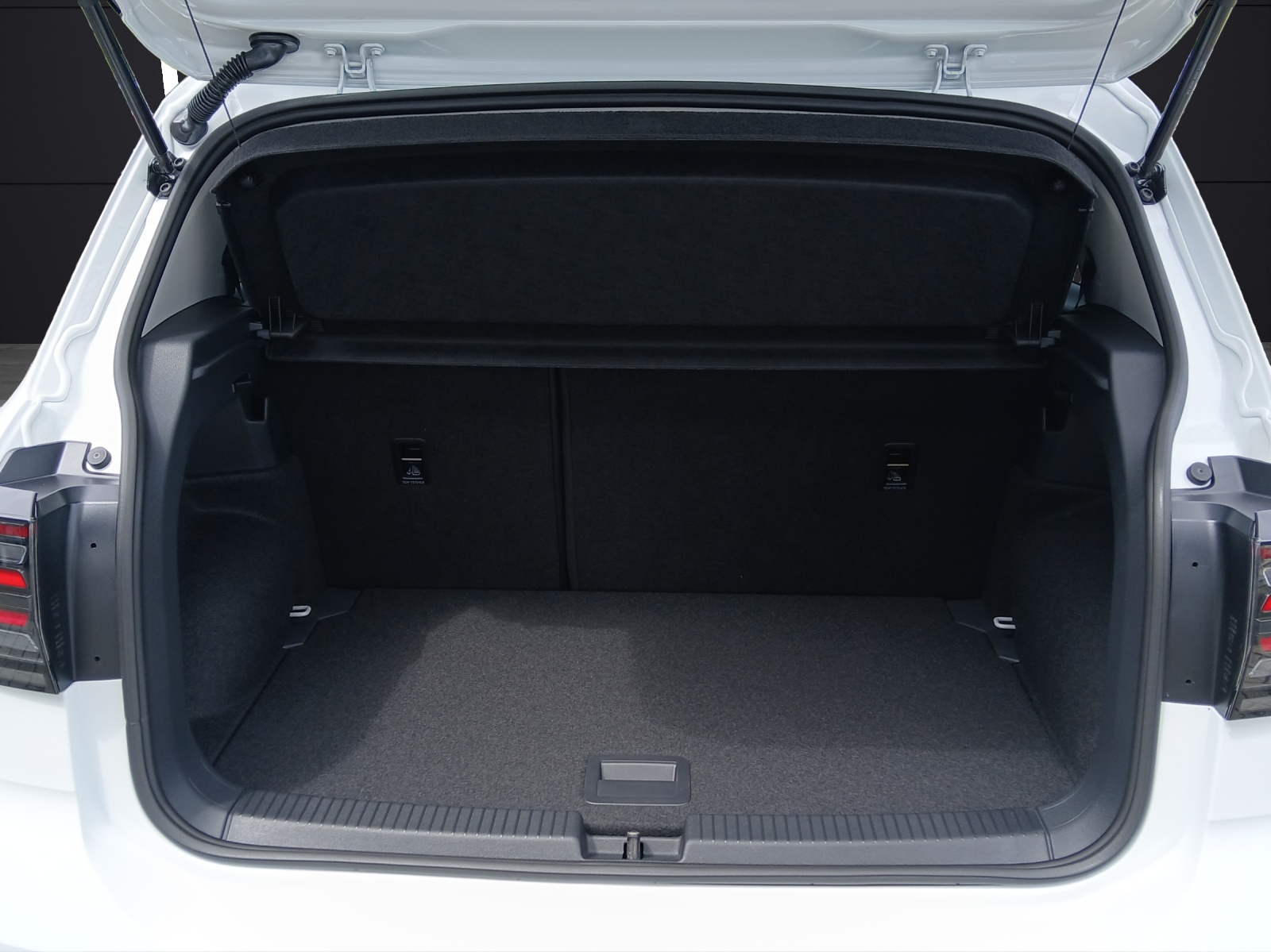 Fahrzeugabbildung Volkswagen T-Cross TSI Style DSG Matrix Navi AID ACC RFK SH 18