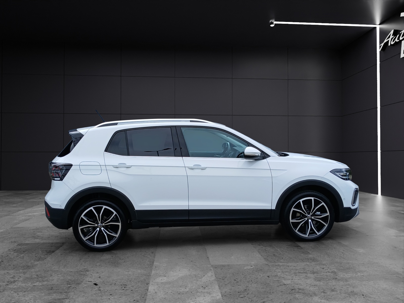 Fahrzeugabbildung Volkswagen T-Cross TSI Style DSG Matrix Navi AID ACC RFK SH 18