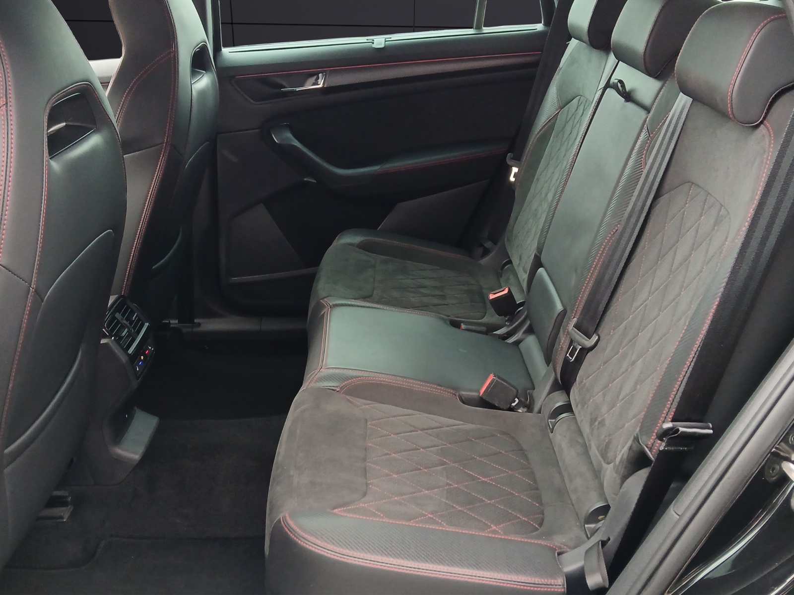Fahrzeugabbildung SKODA Kodiaq RS 4x4 Matrix Navi AID GRA RFK SHZ 20