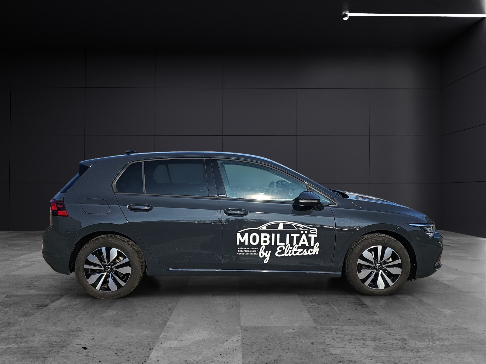 Fahrzeugabbildung Volkswagen Golf VIII TSI Move Climatronic AID PDC SH LM