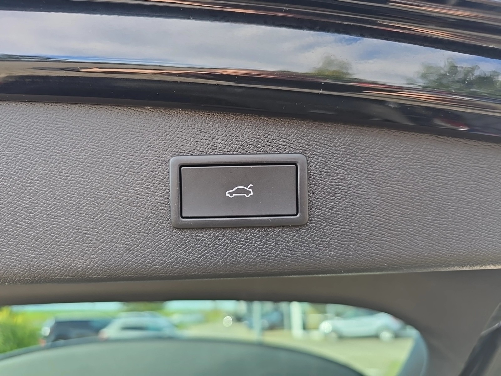 Fahrzeugabbildung CUPRA Leon Sportstourer 1.5 e-Hybrid 200 kW VZ AHZ MATRIX RFK SH