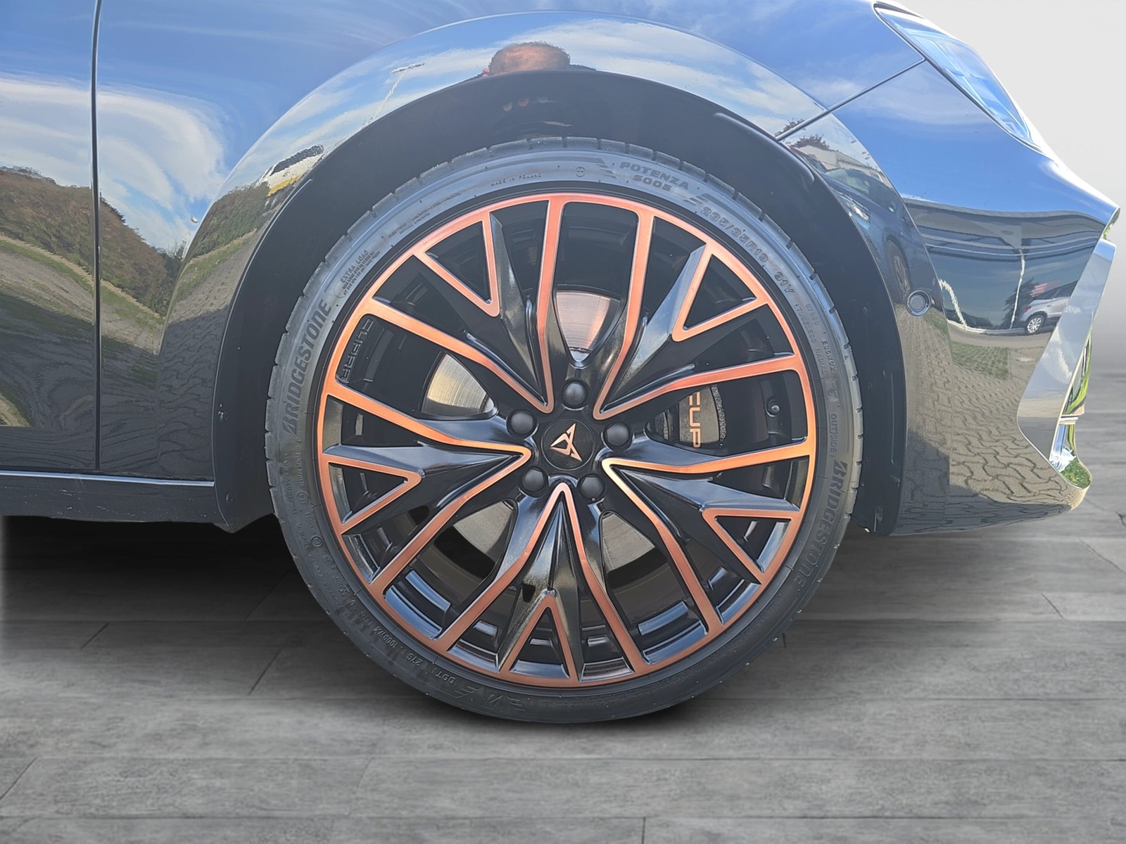Fahrzeugabbildung CUPRA Leon Sportstourer 1.5 e-Hybrid 200 kW VZ AHZ MATRIX RFK SH