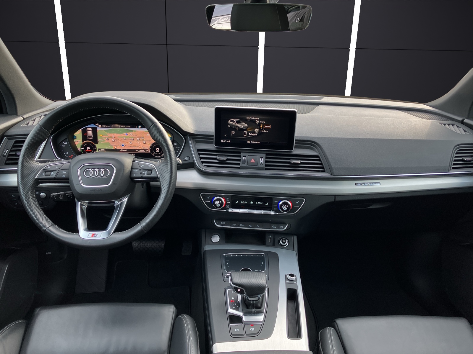 Fahrzeugabbildung Audi Q5 50 TFSI e Q sport S line S tronic LUFT MATRIX AHK AVC HuD NAVI