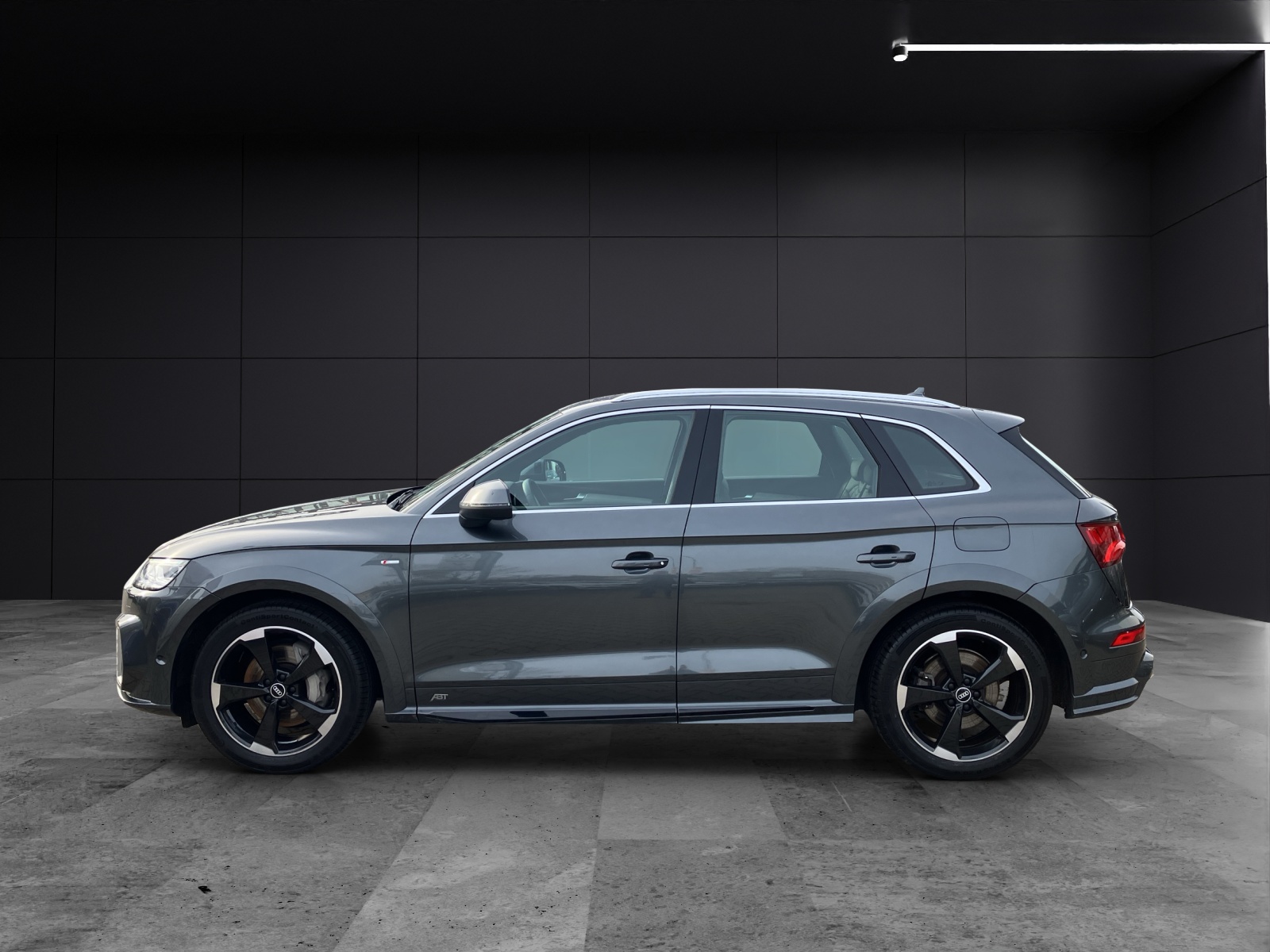 Fahrzeugabbildung Audi Q5 50 TFSI e Q sport S line S tronic LUFT MATRIX AHK AVC HuD NAVI