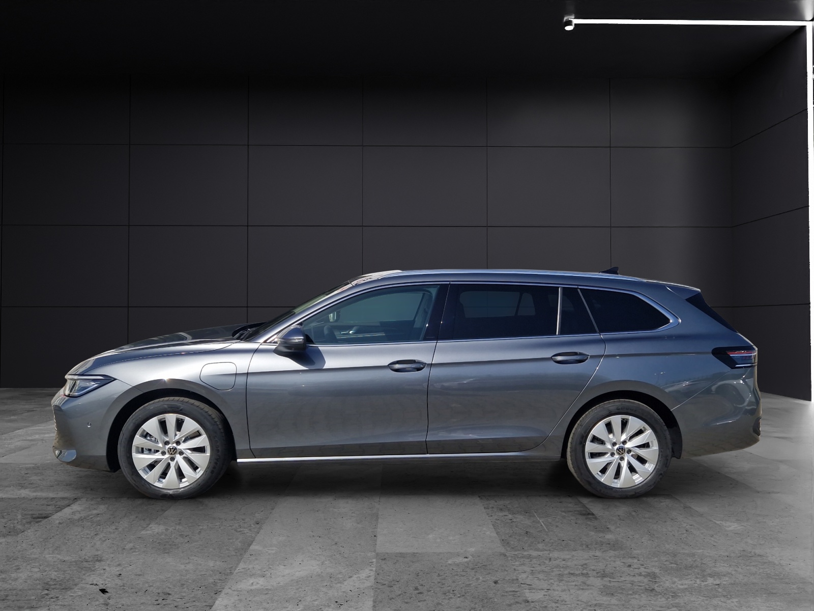 Fahrzeugabbildung Volkswagen Passat Variant 1.5 TSI eHybrid Business Matrix AHK Navi AID ACC 360°