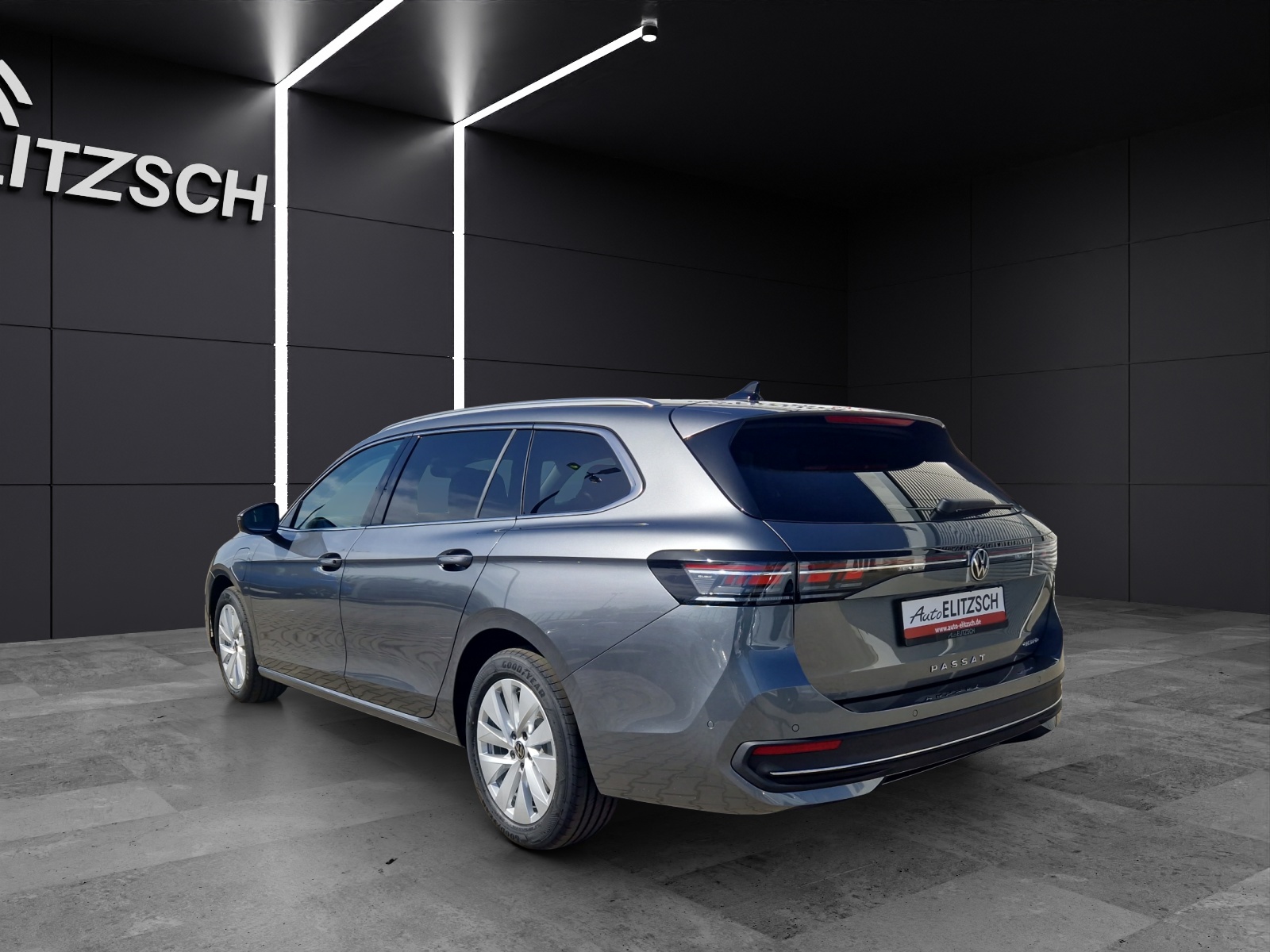 Fahrzeugabbildung Volkswagen Passat Variant 1.5 TSI eHybrid Business Matrix AHK Navi AID ACC 360°