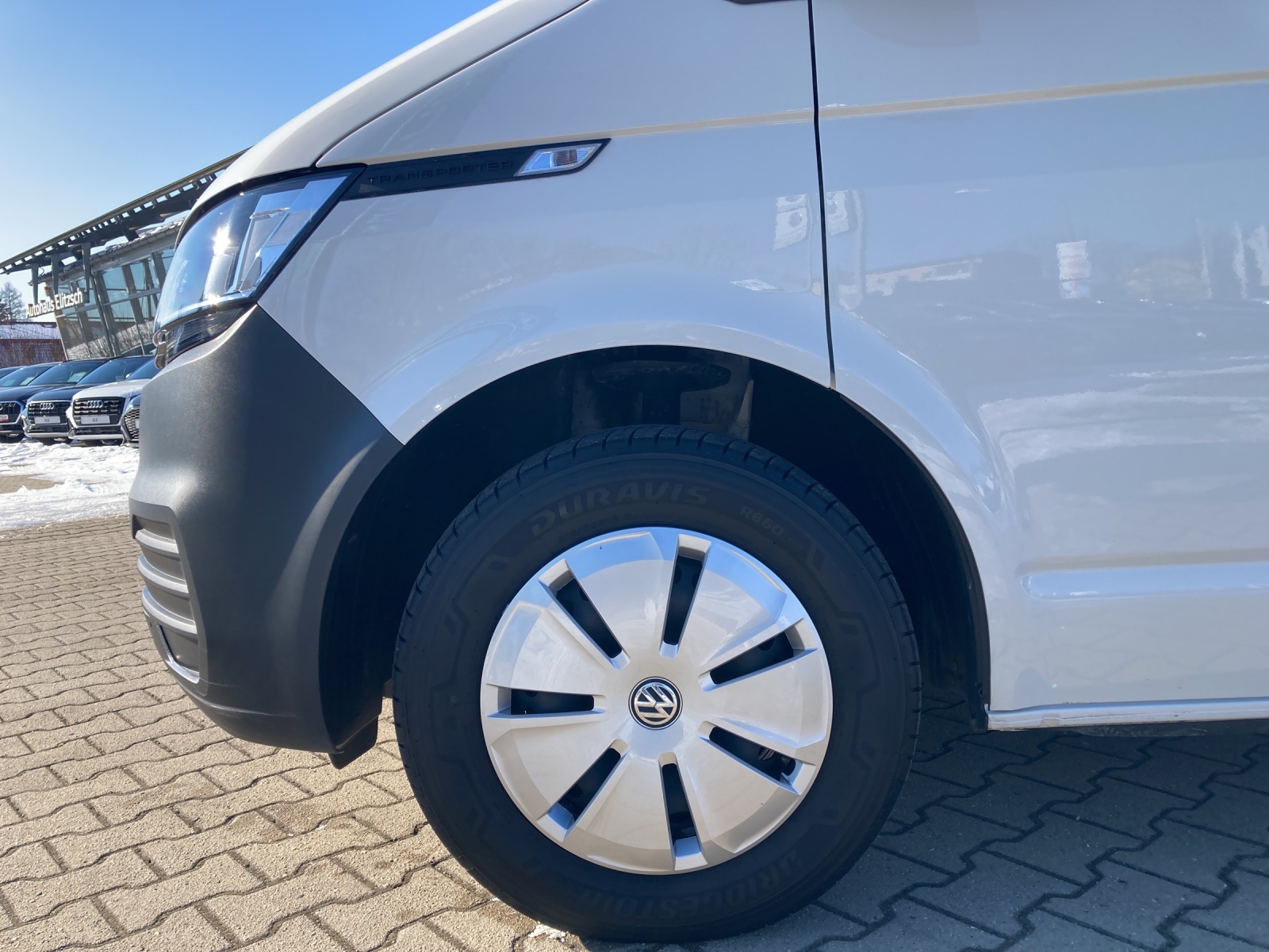 Fahrzeugabbildung Volkswagen T6 Kombi T6.1 TDI 9-Sitzer KLIMA KOMFORT DAB