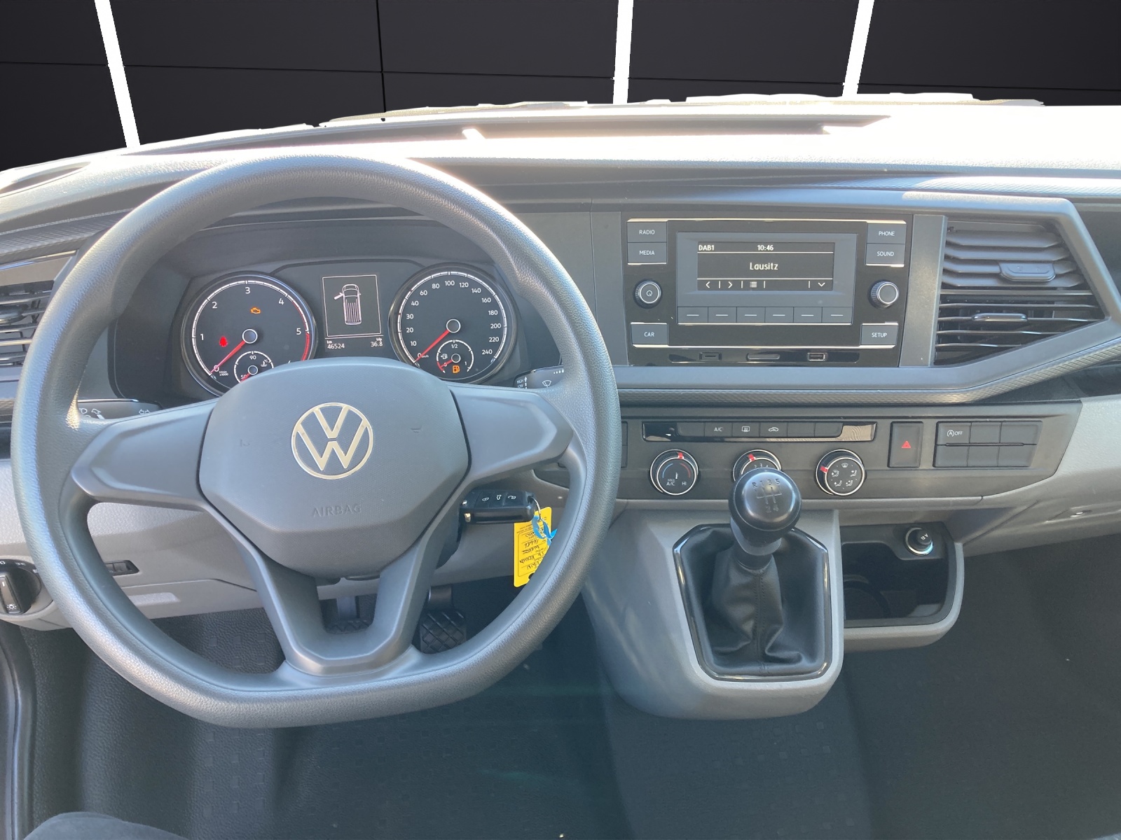Fahrzeugabbildung Volkswagen T6 Kombi T6.1 TDI 9-Sitzer KLIMA KOMFORT DAB
