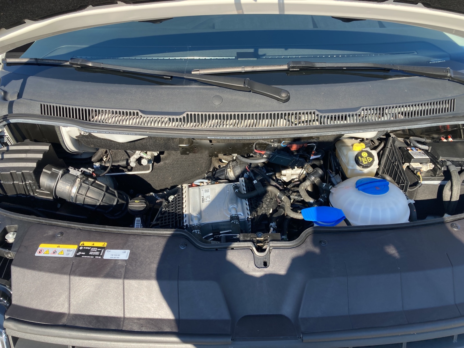Fahrzeugabbildung Volkswagen T6 Kombi T6.1 TDI 9-Sitzer KLIMA KOMFORT DAB