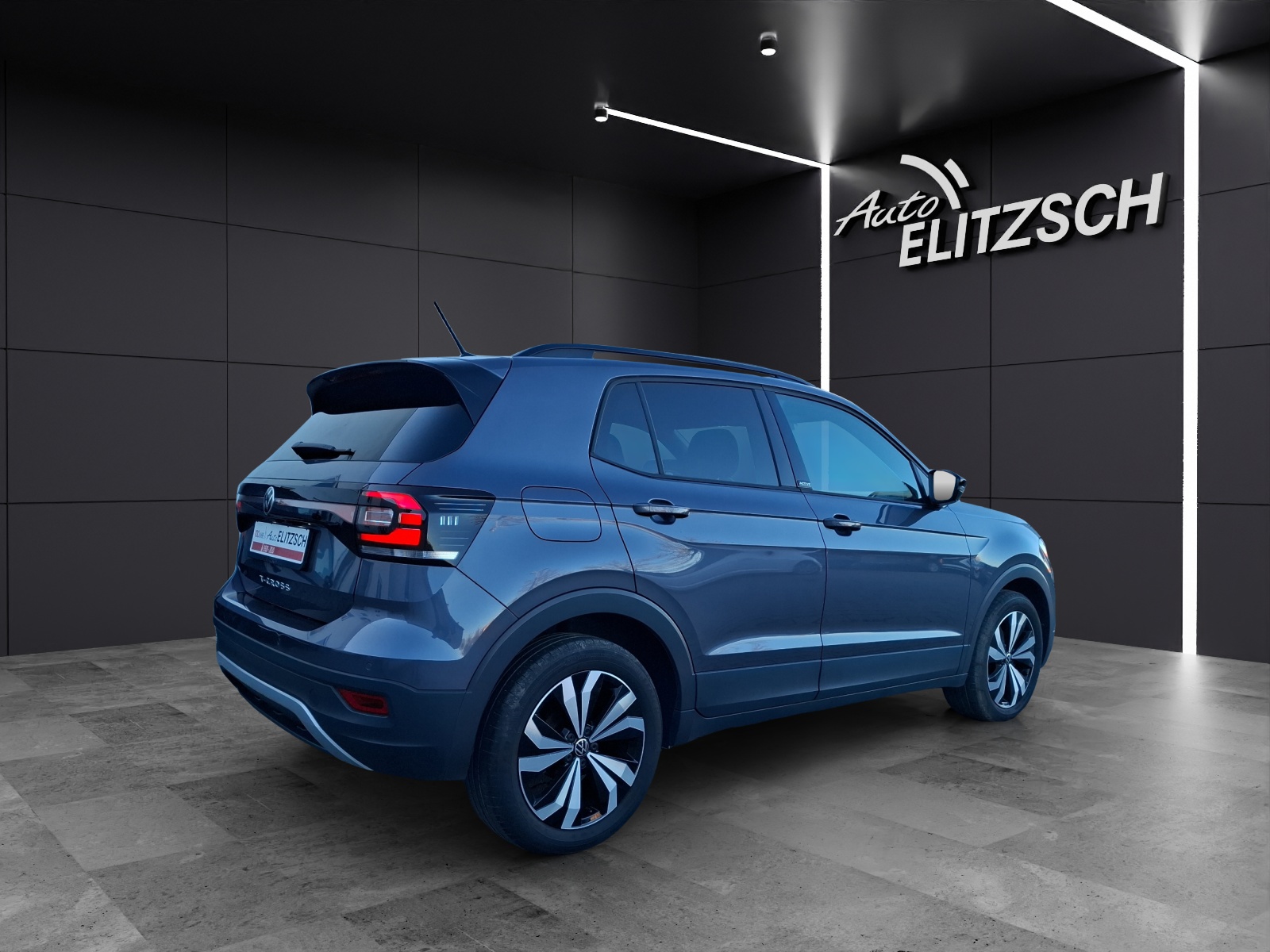 Fahrzeugabbildung Volkswagen T-Cross TSI Active DSG LED Navi AID ACC RFK SH 17