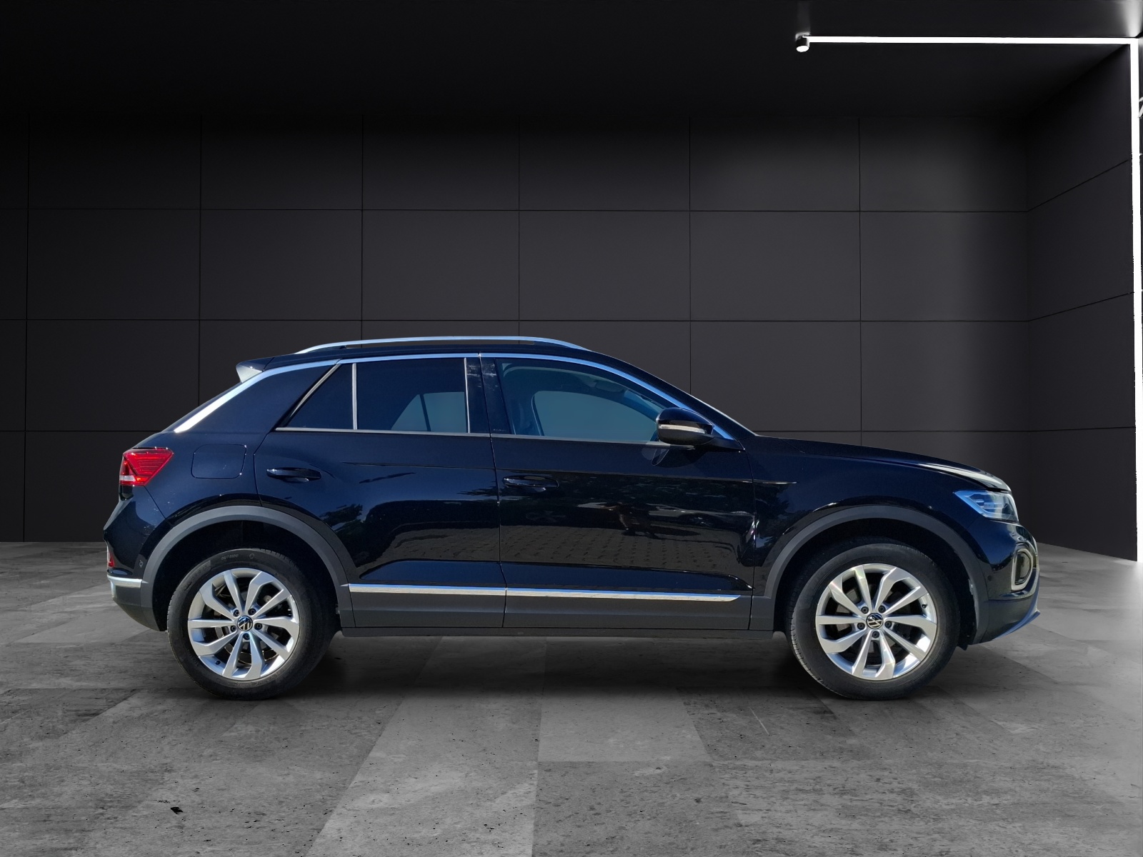 Fahrzeugabbildung Volkswagen T-Roc TSI Style LED Navi AID ACC Park-Assist SH