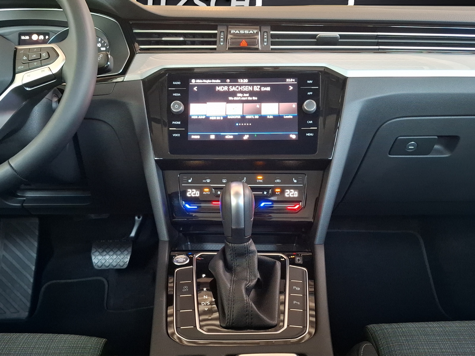 Fahrzeugabbildung Volkswagen Passat Variant TSI Business DSG Matrix Navi ACC RFK SHZ APP