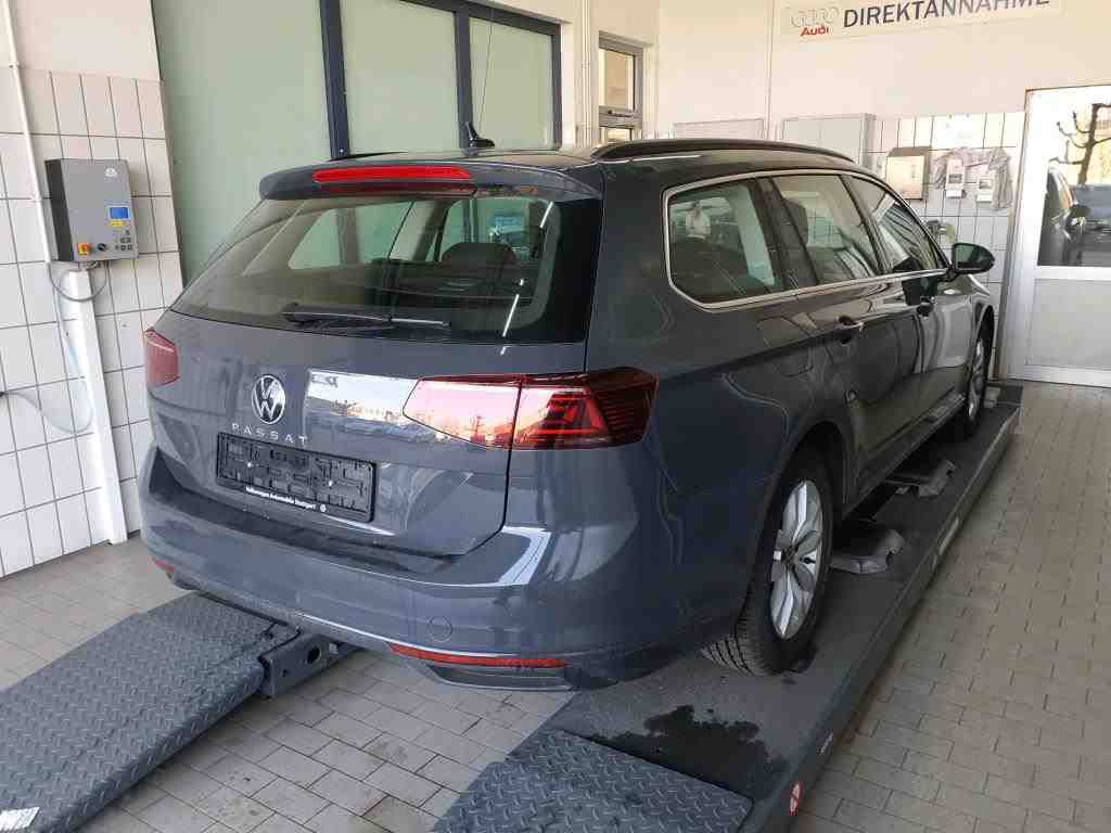 Fahrzeugabbildung Volkswagen Passat Variant TSI Business DSG Matrix Navi ACC RFK SH