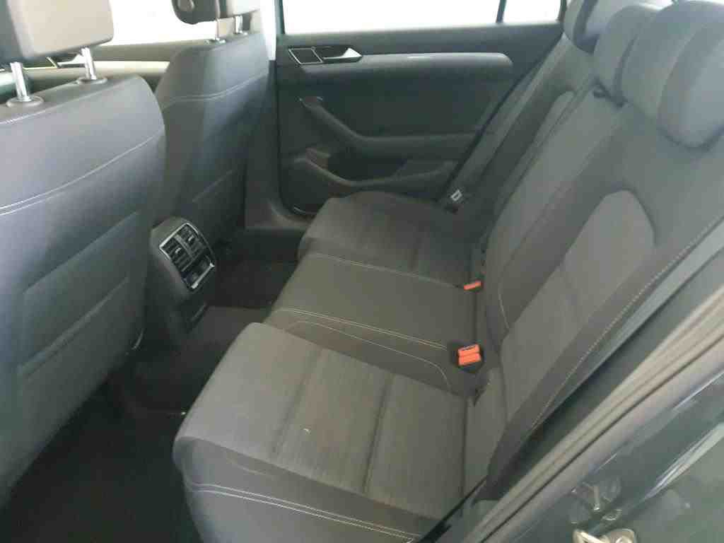 Fahrzeugabbildung Volkswagen Passat Variant TSI Business DSG Matrix Navi ACC RFK SH