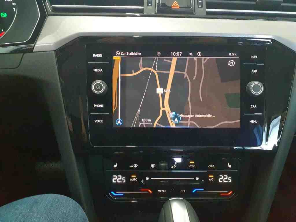 Fahrzeugabbildung Volkswagen Passat Variant TSI Business DSG Matrix Navi ACC RFK SH