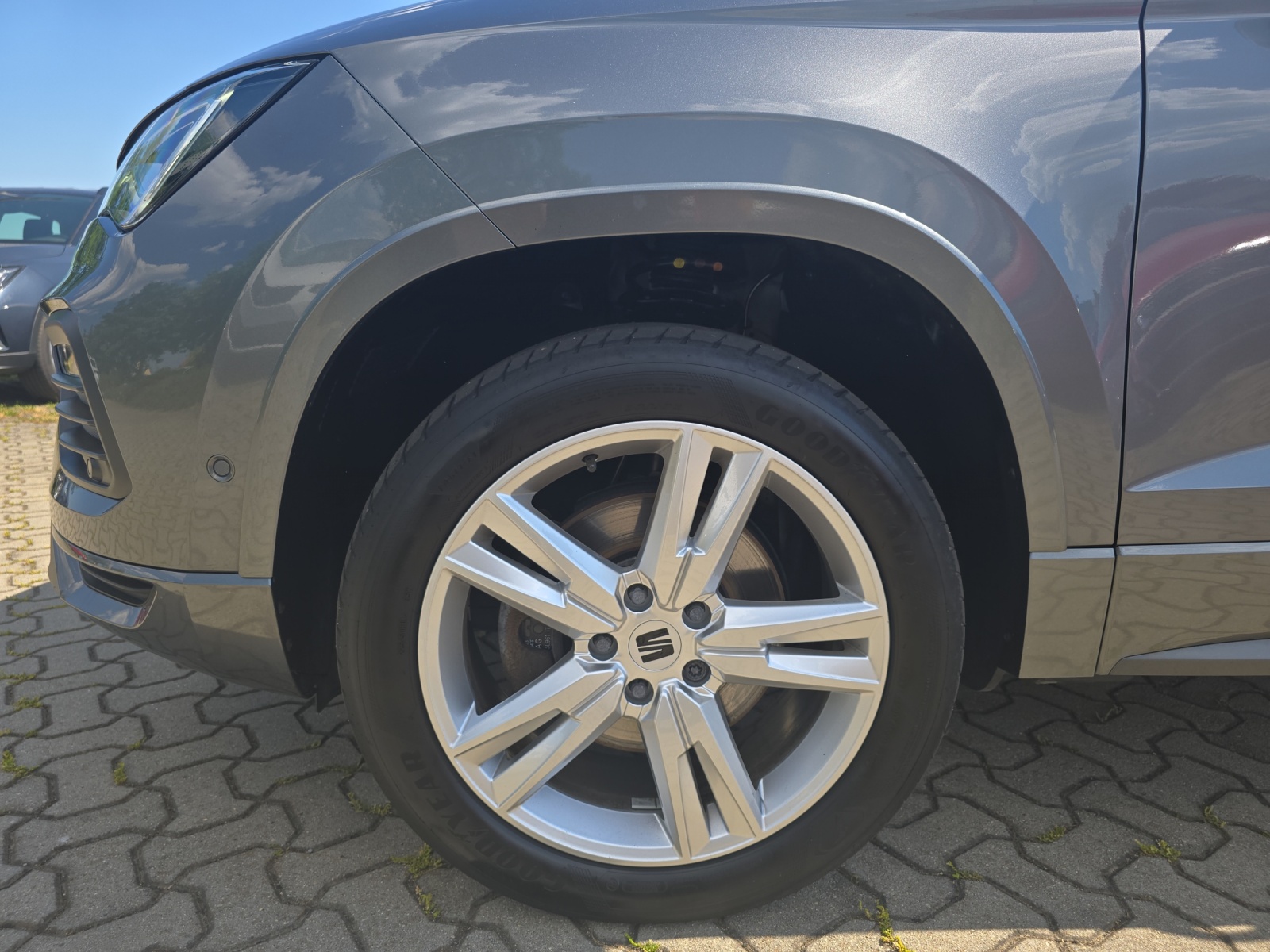 Fahrzeugabbildung SEAT Ateca FR 2.0 TSI 4Drive DSG KAMERA KLIMA NAVI