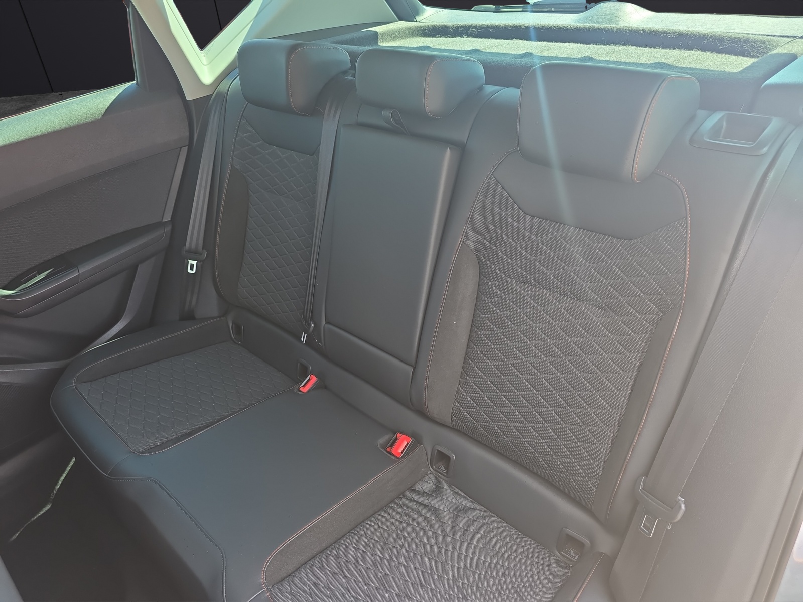 Fahrzeugabbildung SEAT Ateca FR 2.0 TSI 4Drive DSG KAMERA KLIMA NAVI