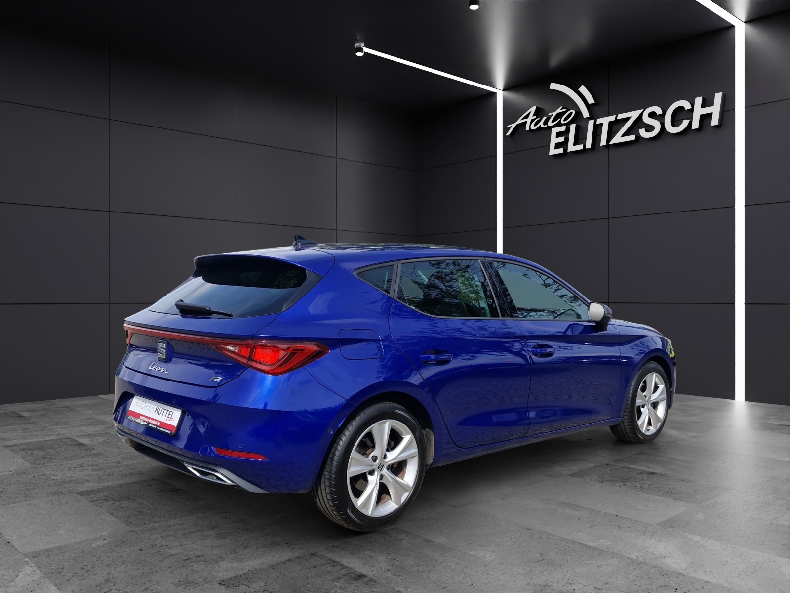 Fahrzeugabbildung SEAT Leon TSI FR LED Navi ACC Park-Assist SH LM fertig
