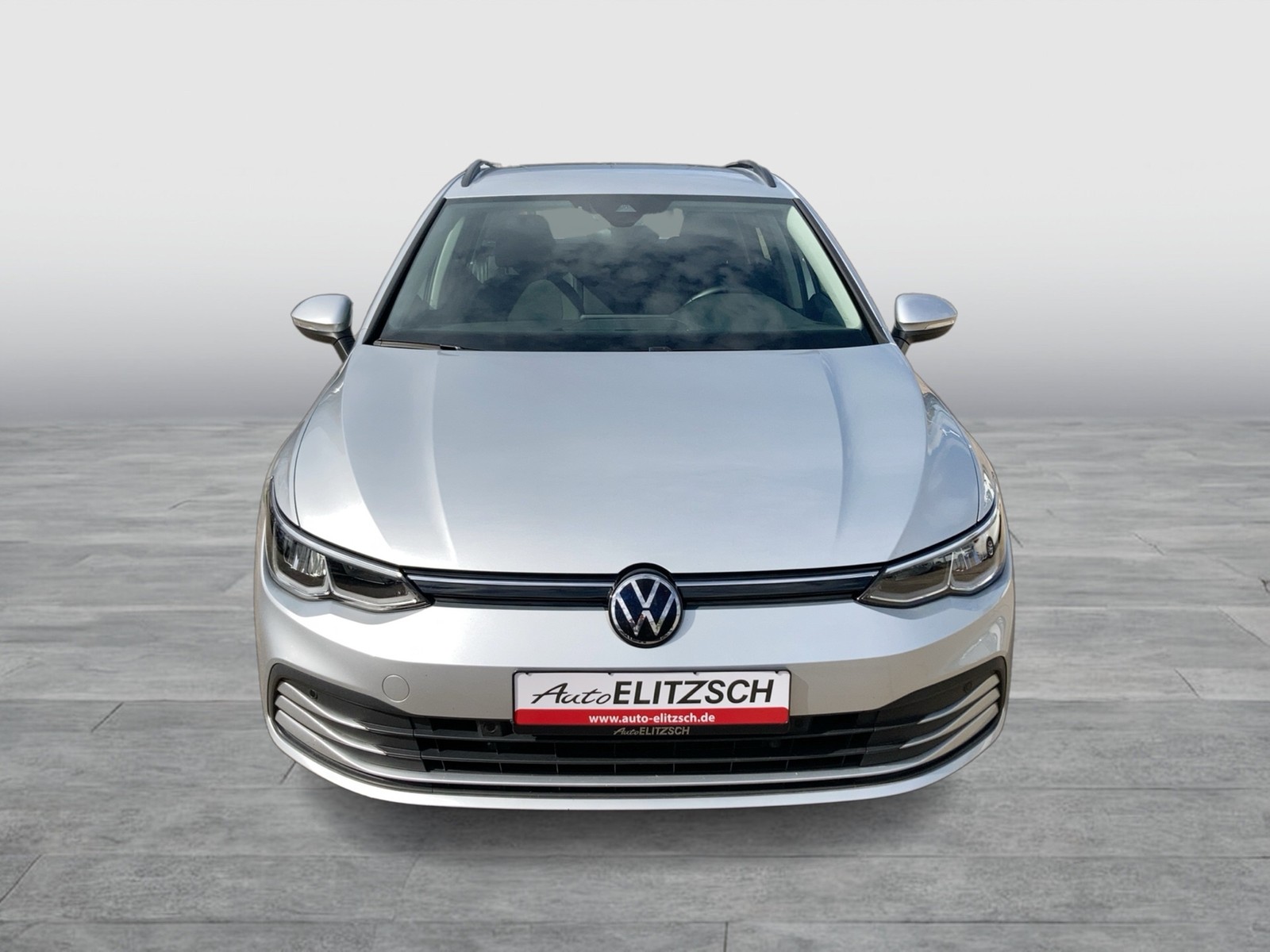 Fahrzeugabbildung Volkswagen Golf VIII Variant TSI Life LED Navi AID ACC PDC SH