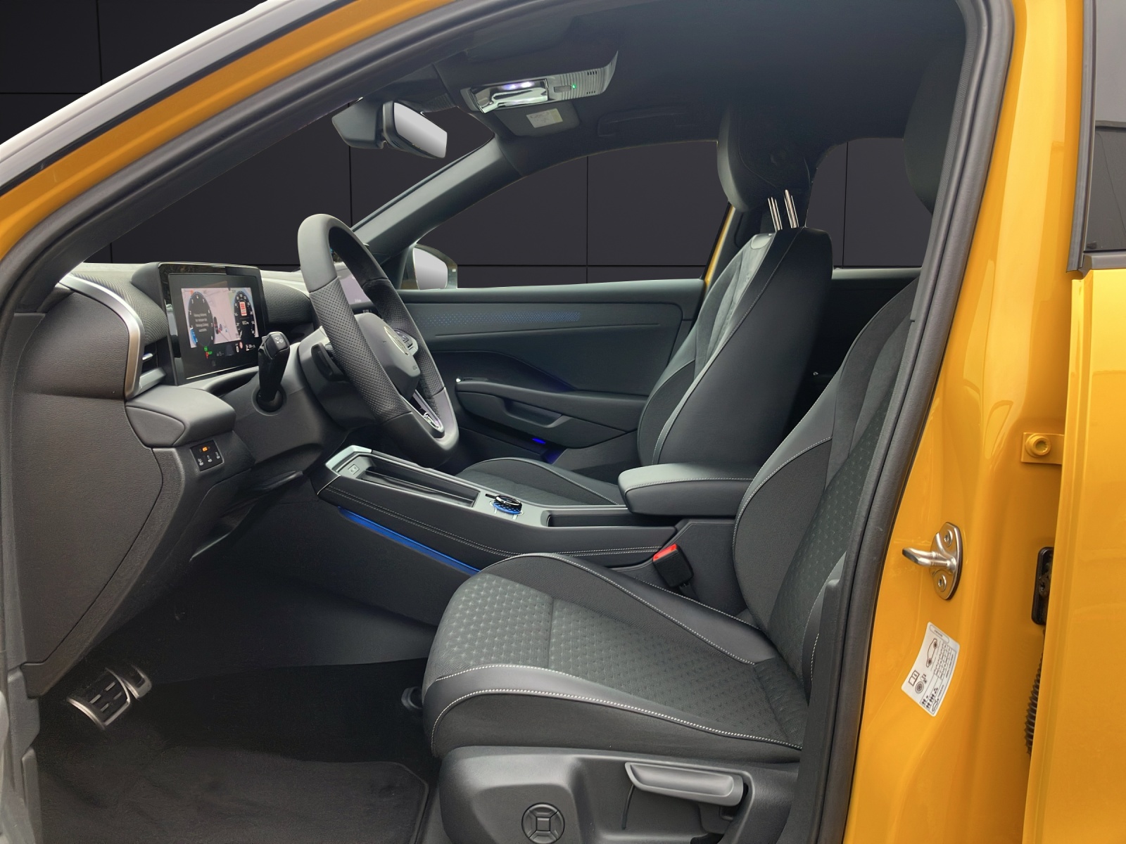 Fahrzeugabbildung Volkswagen T-Roc R-Line NAVI DAB ACC IQ.LIGHT