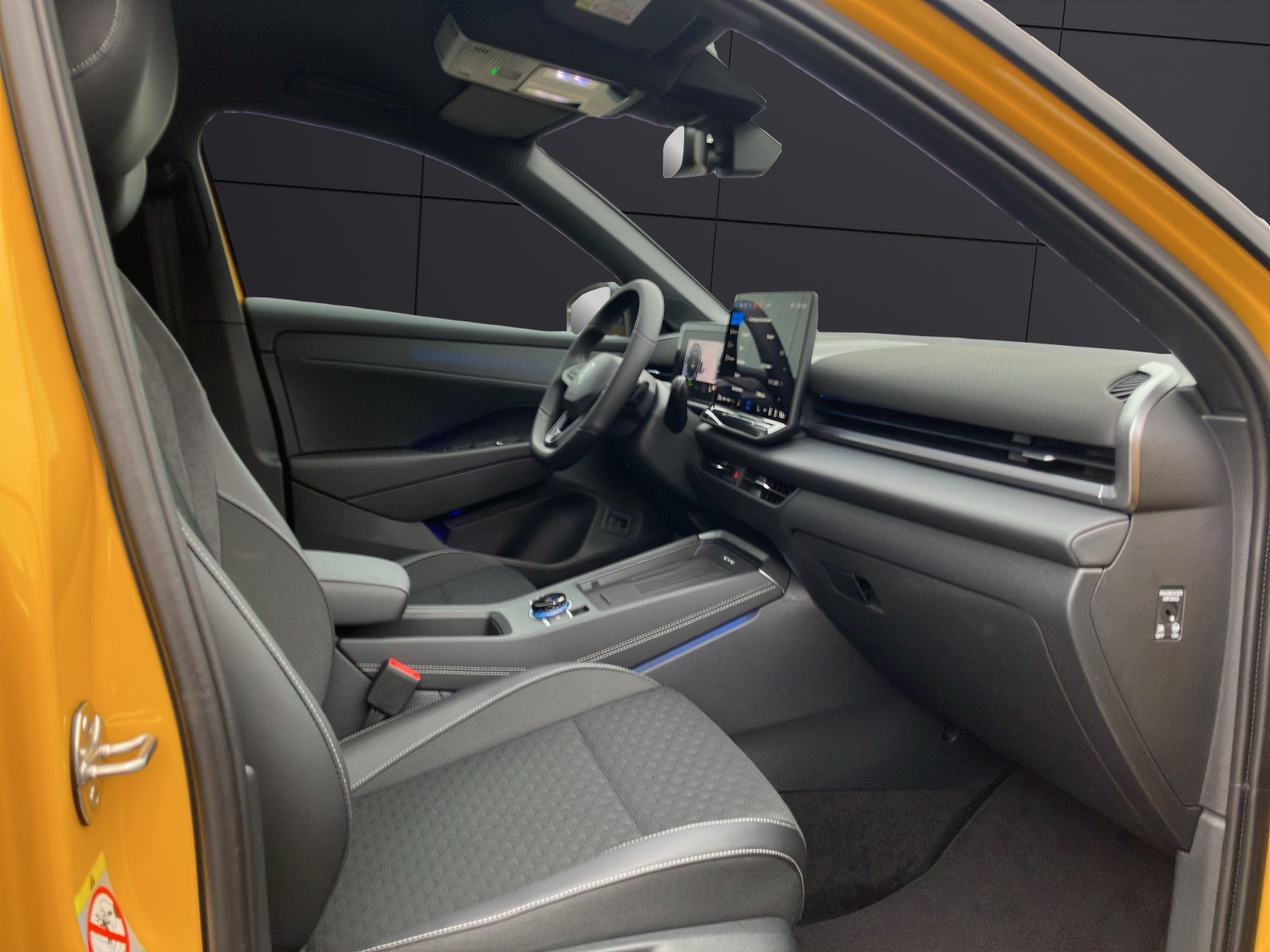 Fahrzeugabbildung Volkswagen T-Roc R-Line NAVI DAB ACC IQ.LIGHT