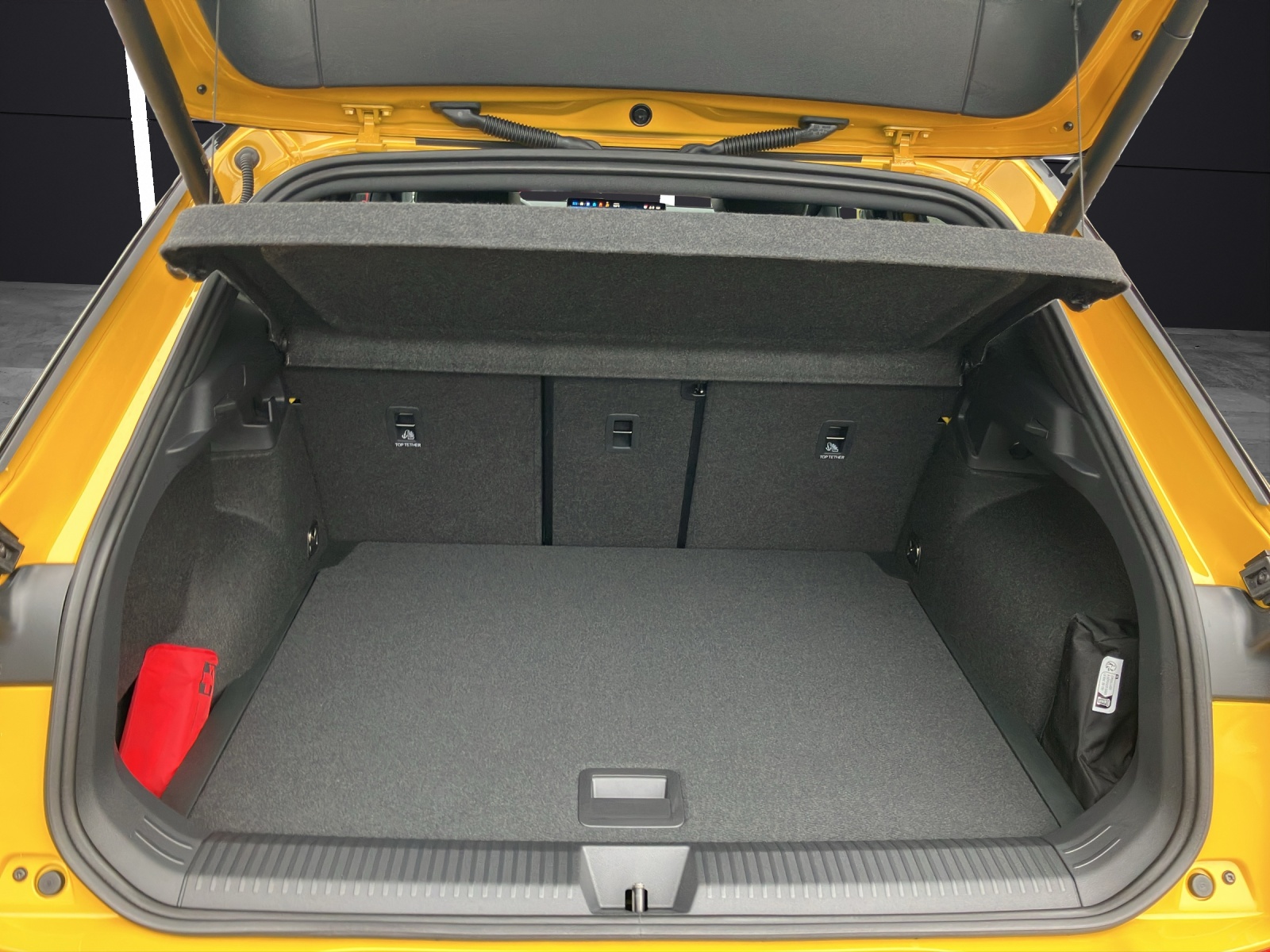 Fahrzeugabbildung Volkswagen T-Roc R-Line NAVI DAB ACC IQ.LIGHT