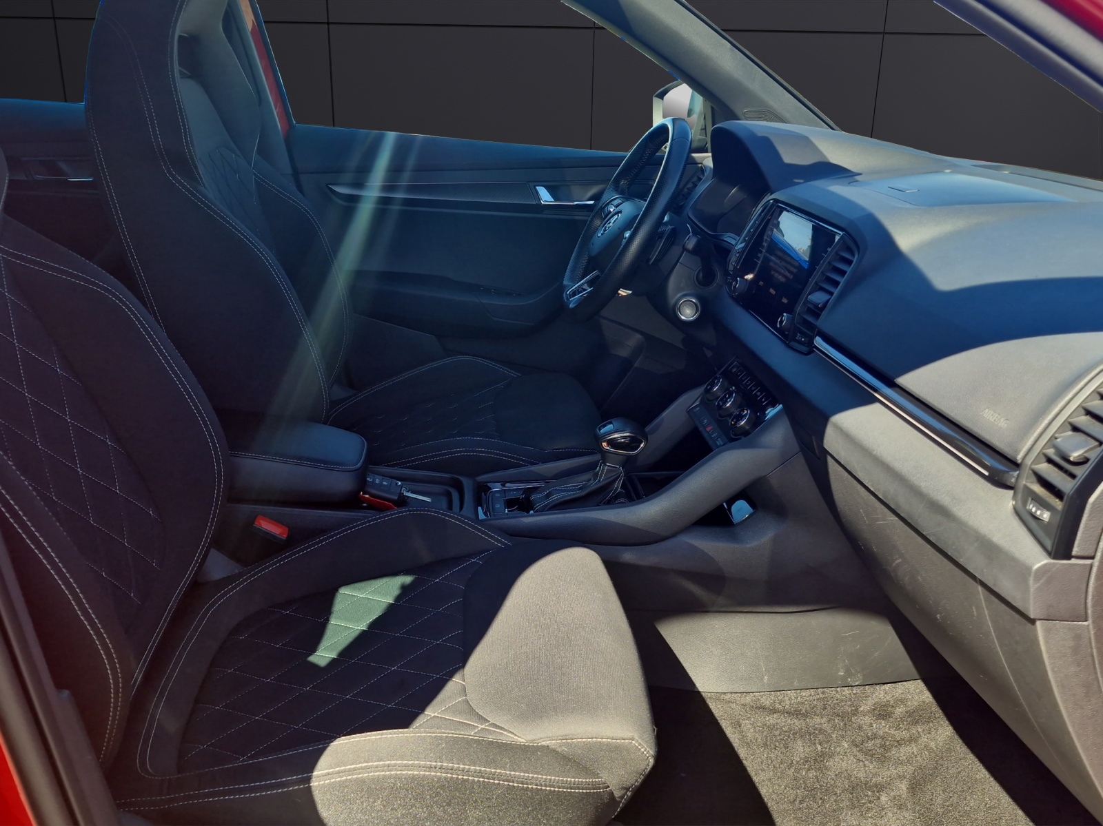 Fahrzeugabbildung SKODA Karoq Sportline 4x4 2.0 TDI LED AHK SHZ ACC