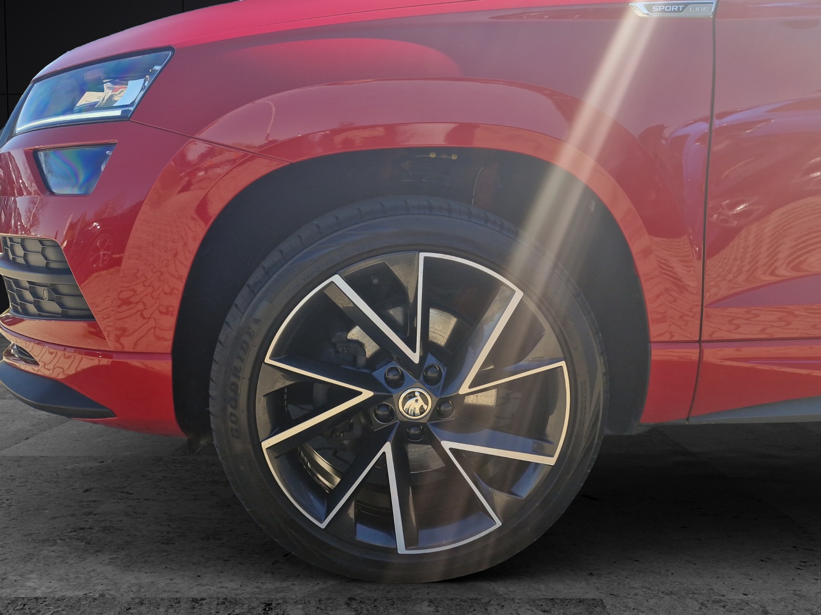 Fahrzeugabbildung SKODA Karoq Sportline 4x4 2.0 TDI LED AHK SHZ ACC