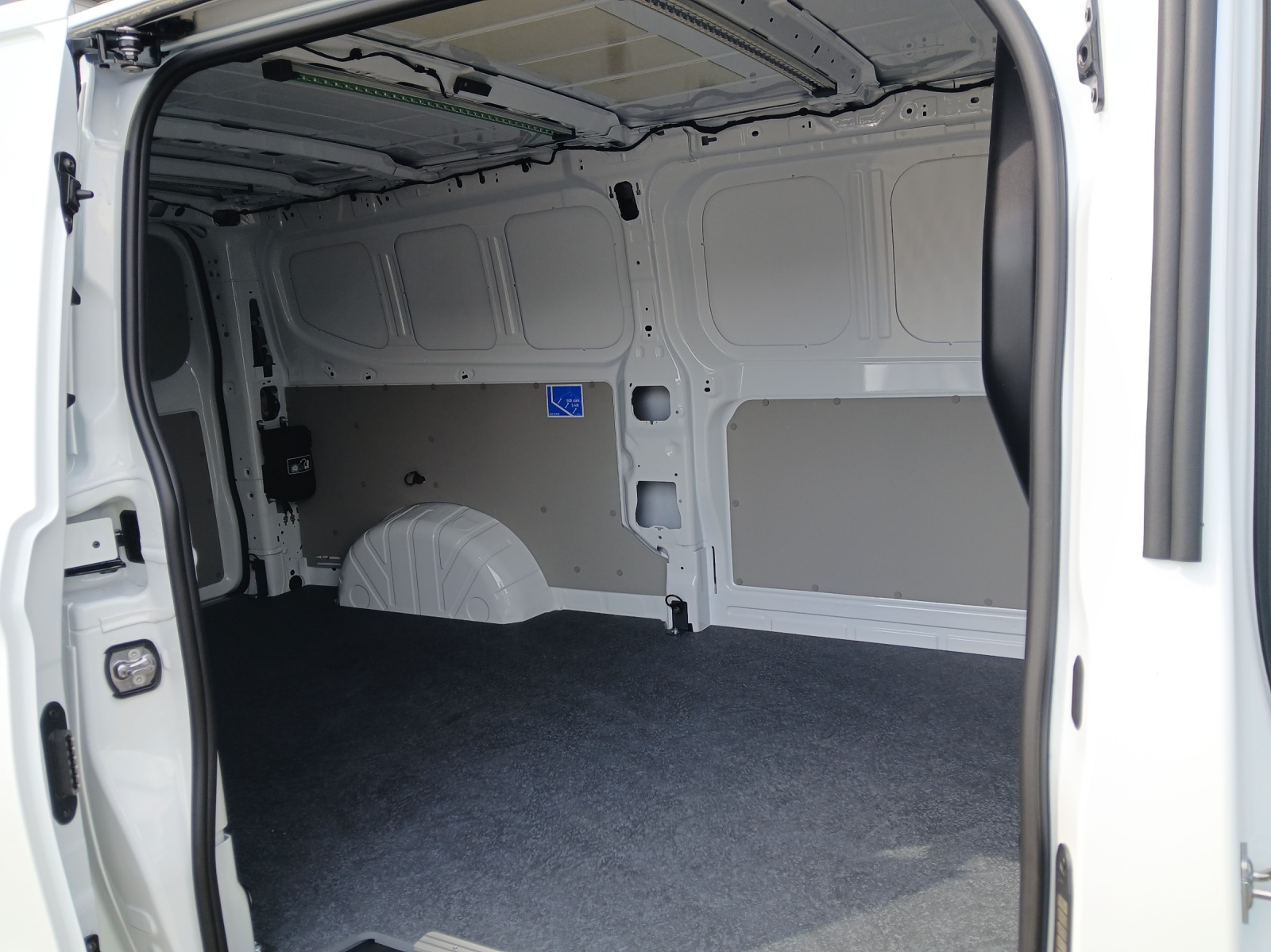 Fahrzeugabbildung Volkswagen e-Transporter Kasten BEV 100 kW RWD LR
