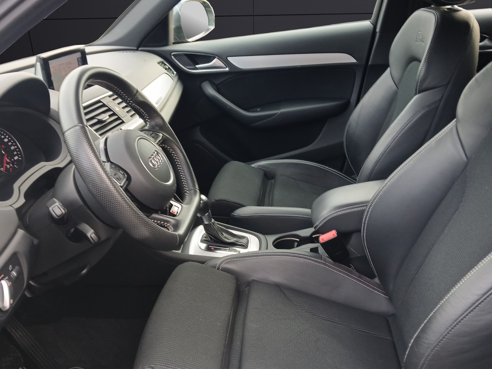 Fahrzeugabbildung Audi Q3 TFSI S Line S-tronic qu LED Navi GRA PDC SHZ